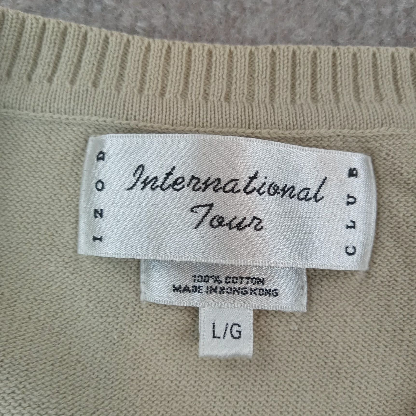 Izod VINTAGE IZOD Sweater Vest Mens Large Beige Golf Pullover Size US L / EU 52-54 / 3 - 5 Thumbnail