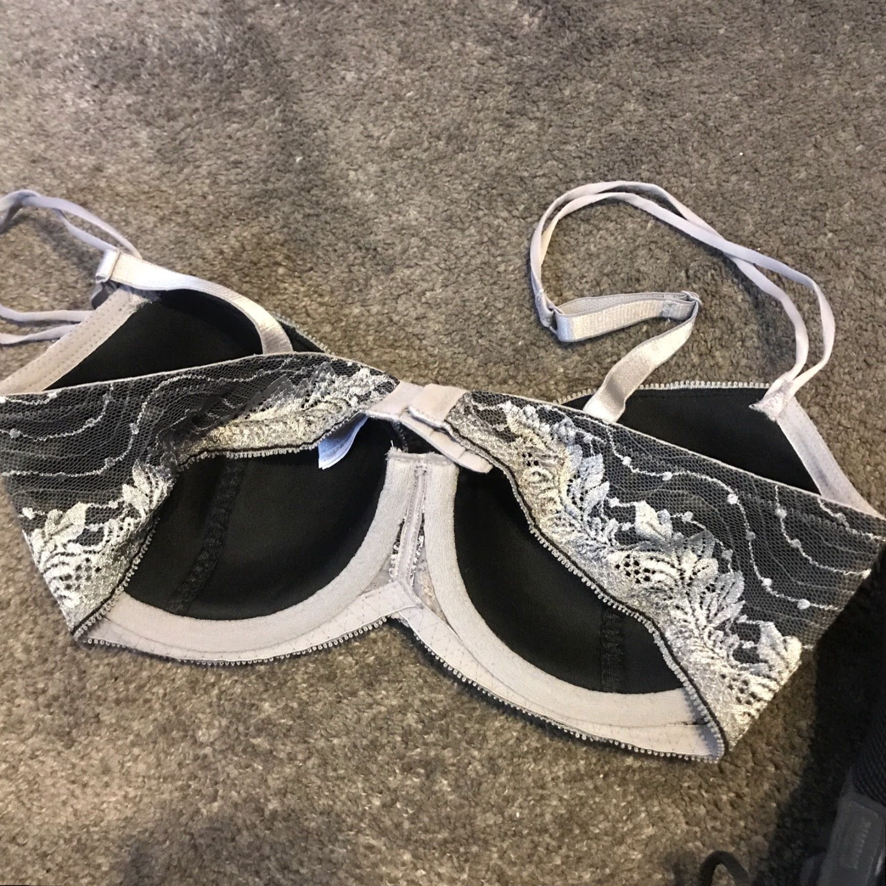 Vintage Wacoal 853168 36C Absolute Elegance Black Gray Silver Lace Contour Bra Women, 36C, Underwire, Contour, Black, Pre-owned Size ONE SIZE - 2 Thumbnail