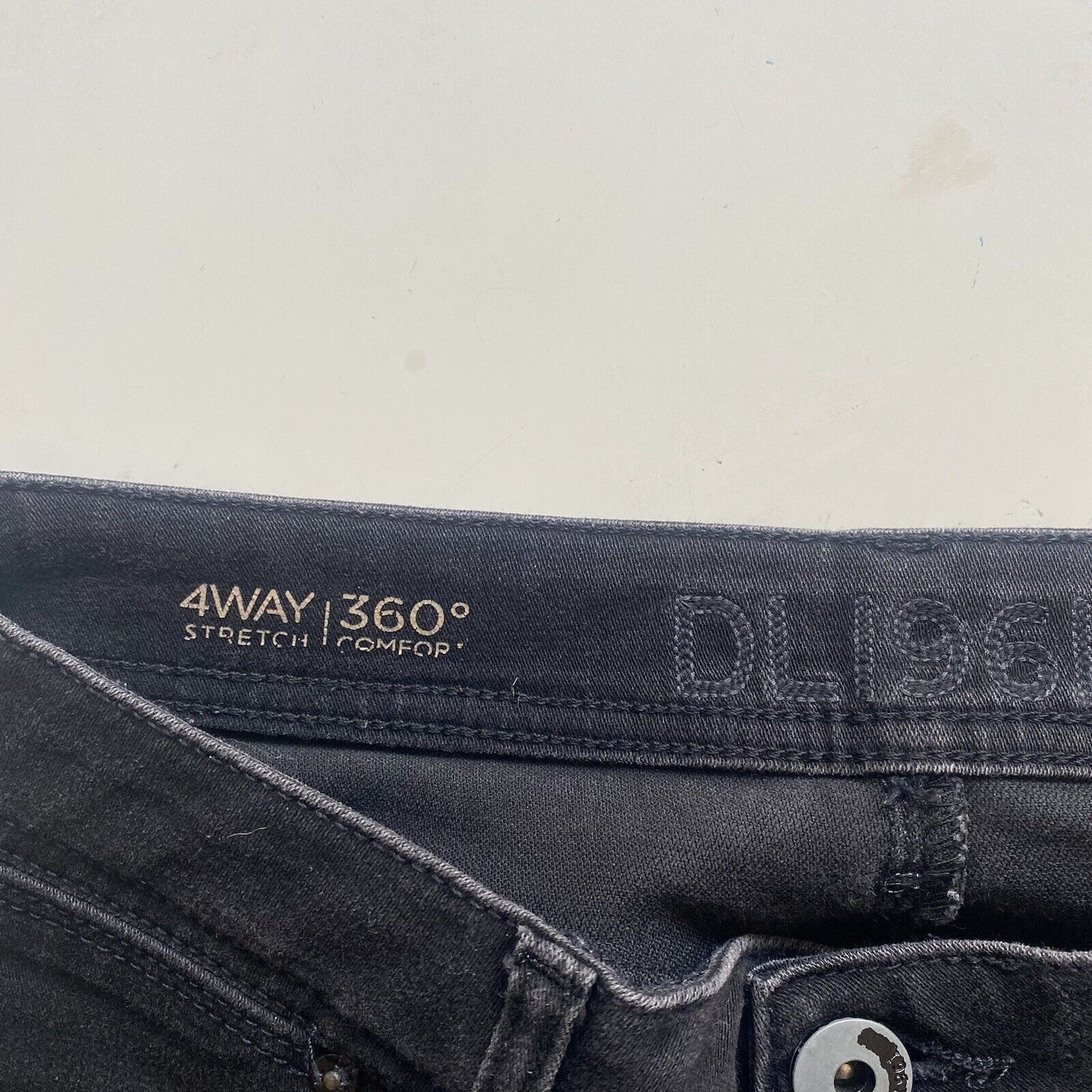 DL1961 DL1961 Womens Jeans Black Coco Curvy Straight Mid Rise Dark Size 27" / US 4 / IT 40 - 5 Thumbnail