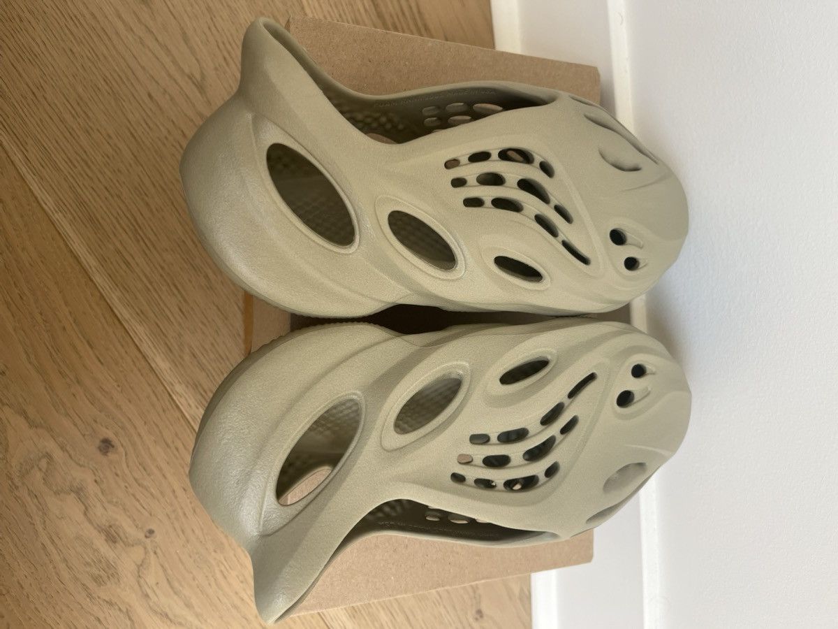 Yeezy Yeezy Foam Runner Size US 10 / EU 43 - 4 Thumbnail