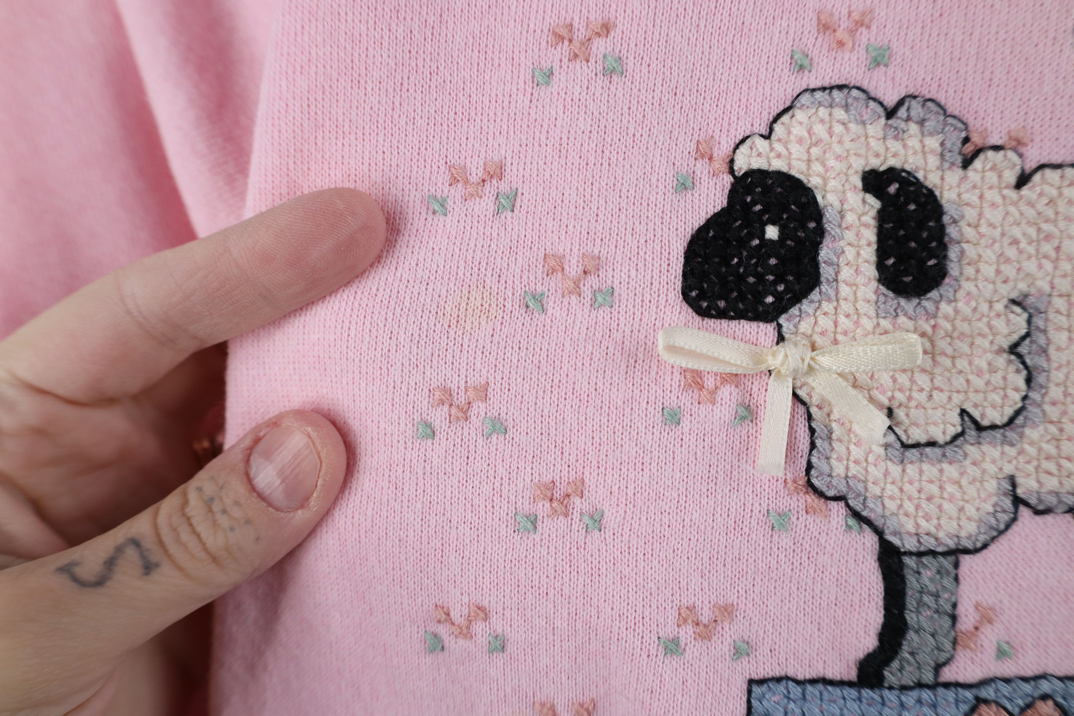 Vintage Vintage 90s Streetwear Sheep Heart Sweatshirt Pink USA Size L / US 10 / IT 46 - 5 Thumbnail