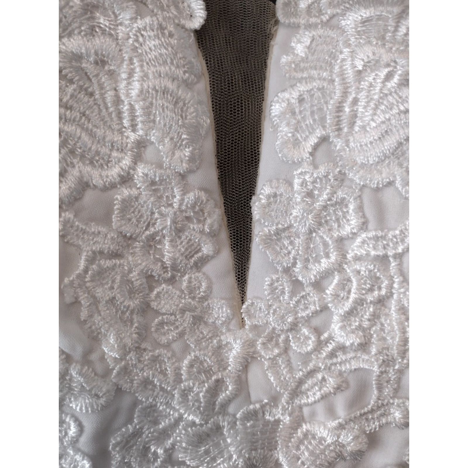 Vintage Chong Xiao V-Neck Wedding Dresses Chiffon White/ivory Lace Applique Bridal Gown Size ONE SIZE - 5 Thumbnail