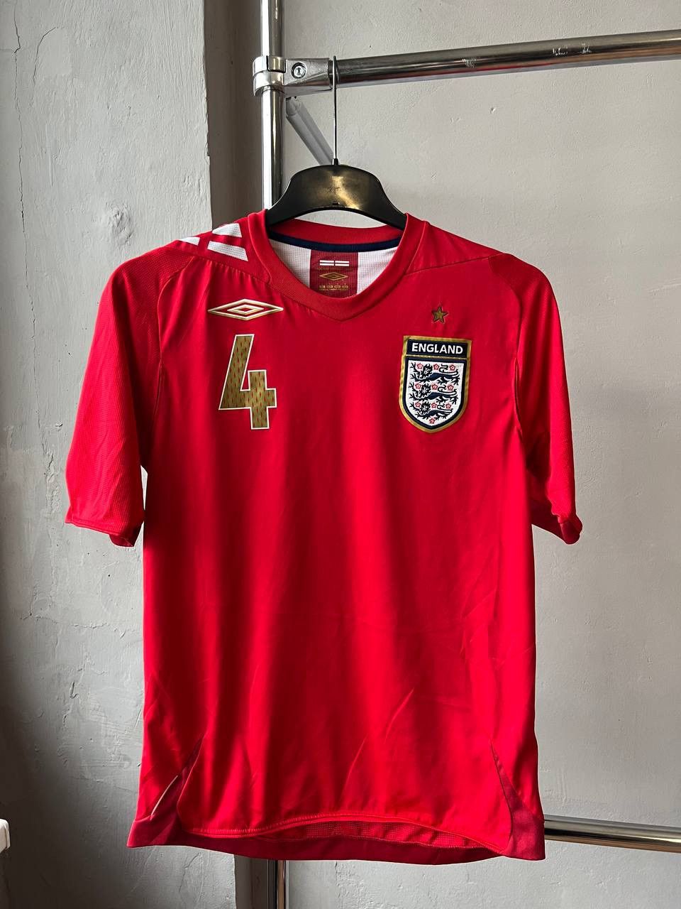 Umbro 2006/08 ENGLAND TEAM #4 GERRARD SOCCER JERSEY SHIRT SIZE S Size US S / EU 44-46 / 1 - 2 Thumbnail