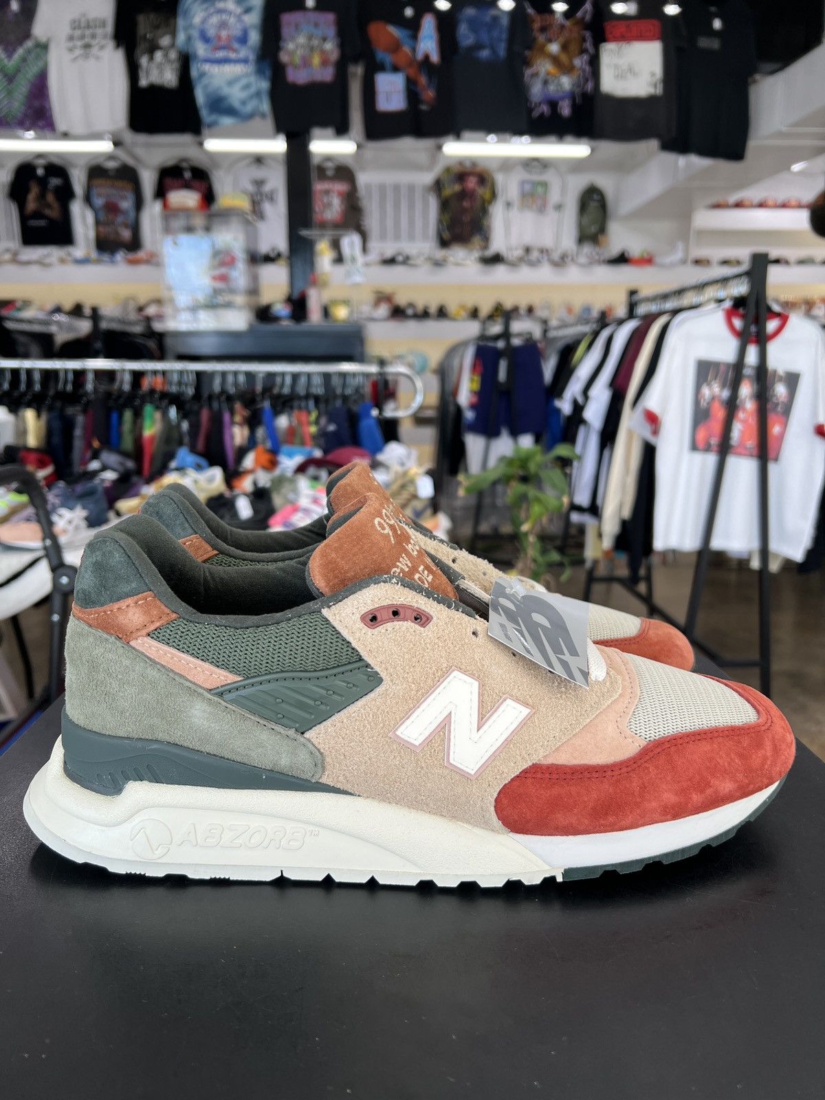 New Balance New Balance 998 Ronnie Fieg Frank Lloyd Wright 11.5 (2023) Size US 11.5 / EU 44-45 - 6 Thumbnail