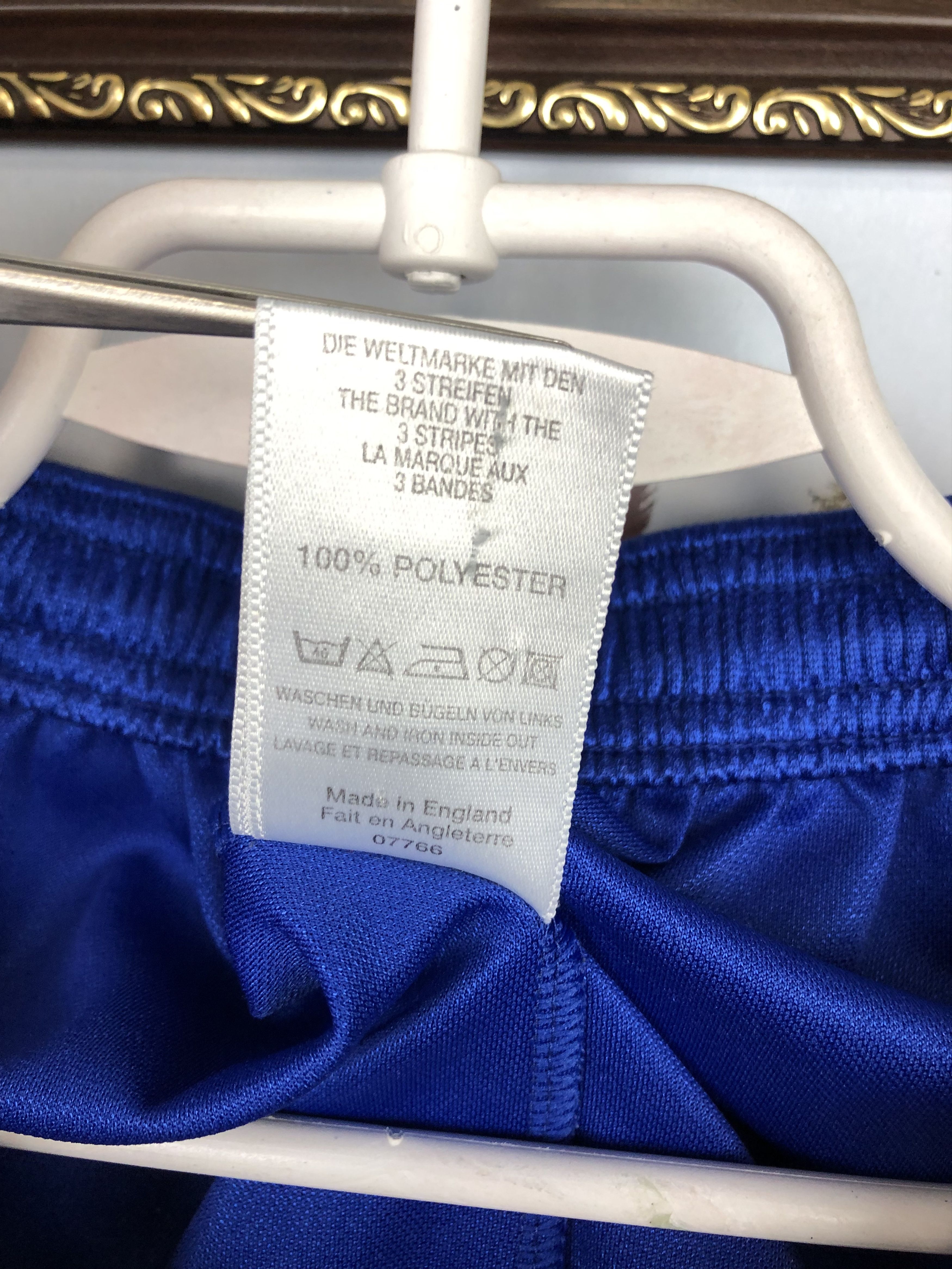Adidas Vintage Adidas Bayern Munich Football Shorts Soccer Size S Size US 28 / EU 44 - 10 Thumbnail