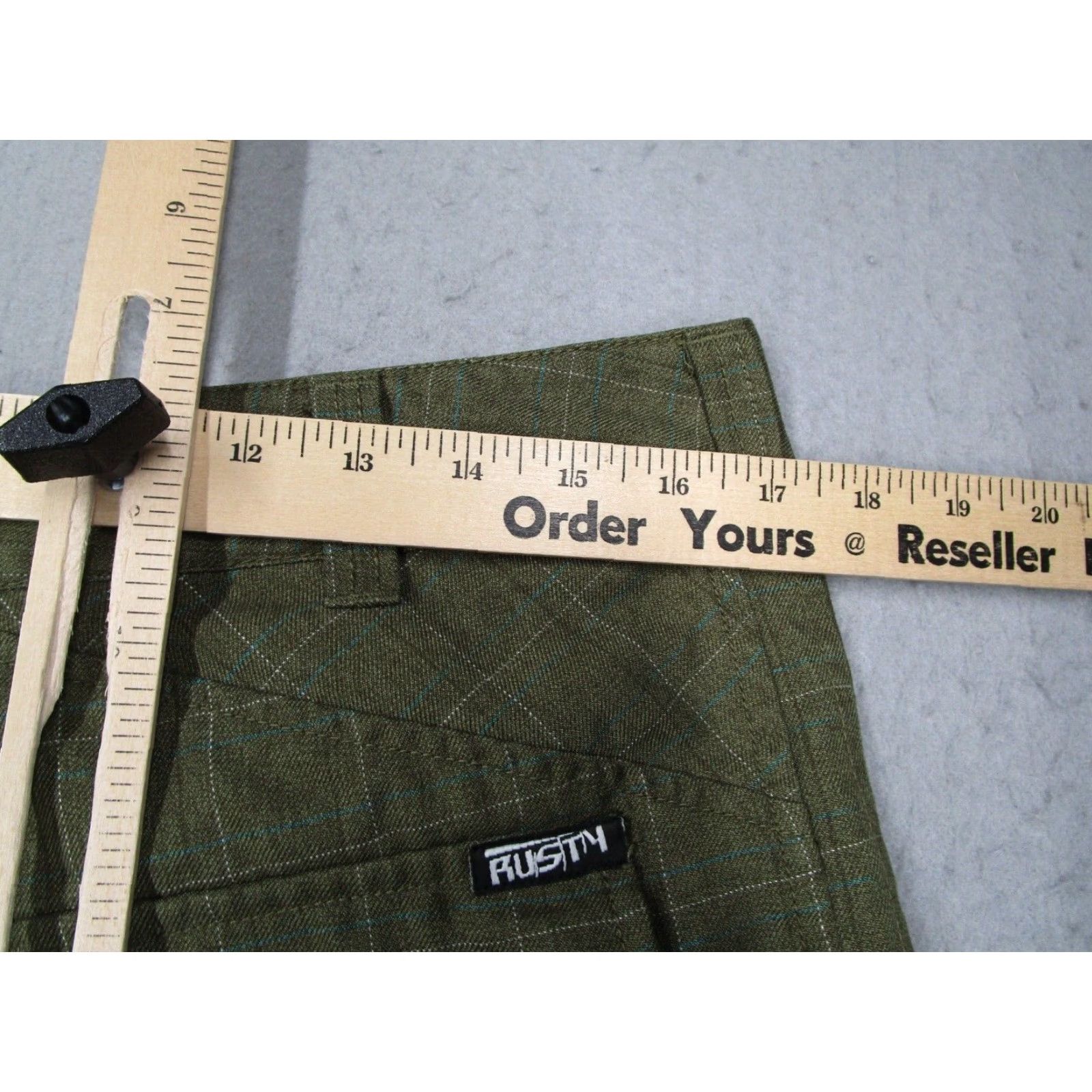 Rusty VINTAGE Rusty Men's Green Check Cargo Shorts 33 5-Pocket Logo Back Embroidered Polyester Blend India Casual Travel Size US 33 - 6 Thumbnail