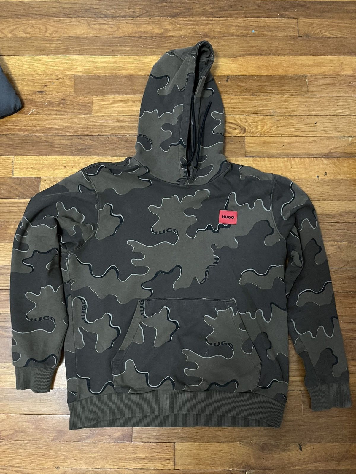 Hugo Boss Hugo Black/Grey Camo Tracksuit Set Hoodie + Joggers Size US S / EU 44-46 / 1 - 1 Thumbnail