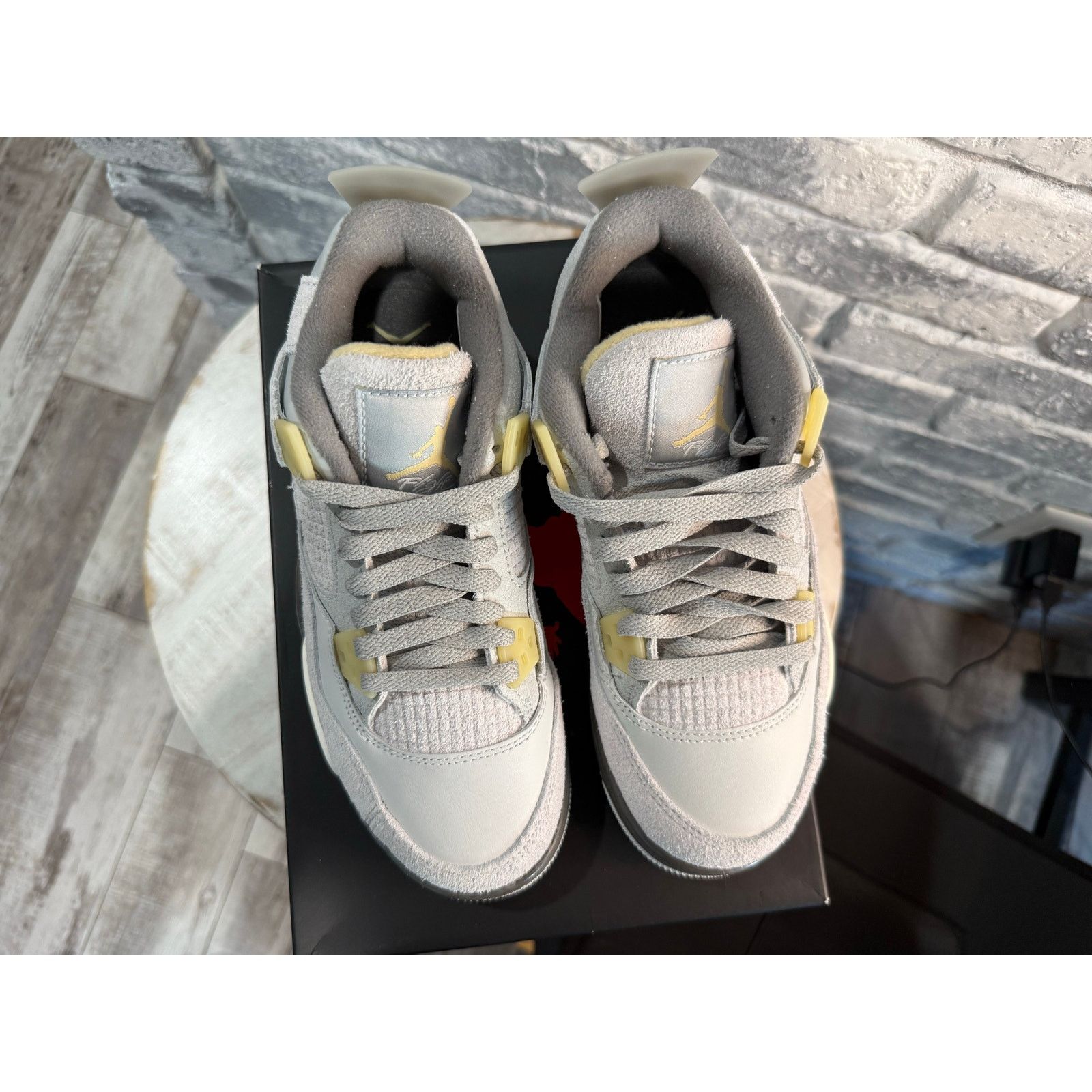 Jordan Brand Jordan 4 Retro Craft Photon Dust Size 4.5 Size US 5 / EU 37 - 2 Thumbnail