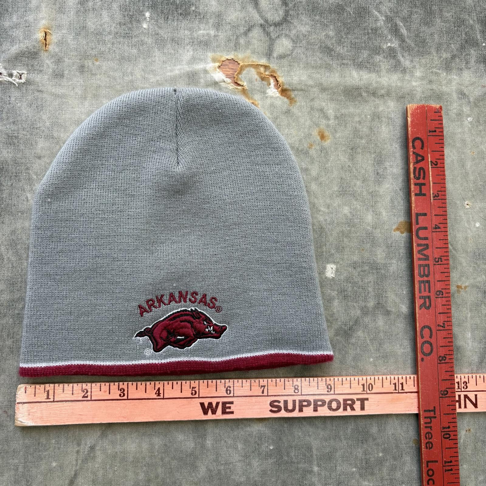 Colosseum Athletics Vintage Y2K Arkansas Razorbacks Striped Embroidered Beanie Size ONE SIZE - 2 Thumbnail