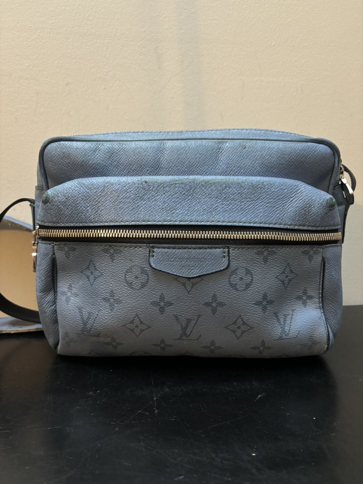 Louis Vuitton Louis Vuitton Taigarama Outdoor Monogram Messenger Bag Blue Size ONE SIZE - 3 Thumbnail
