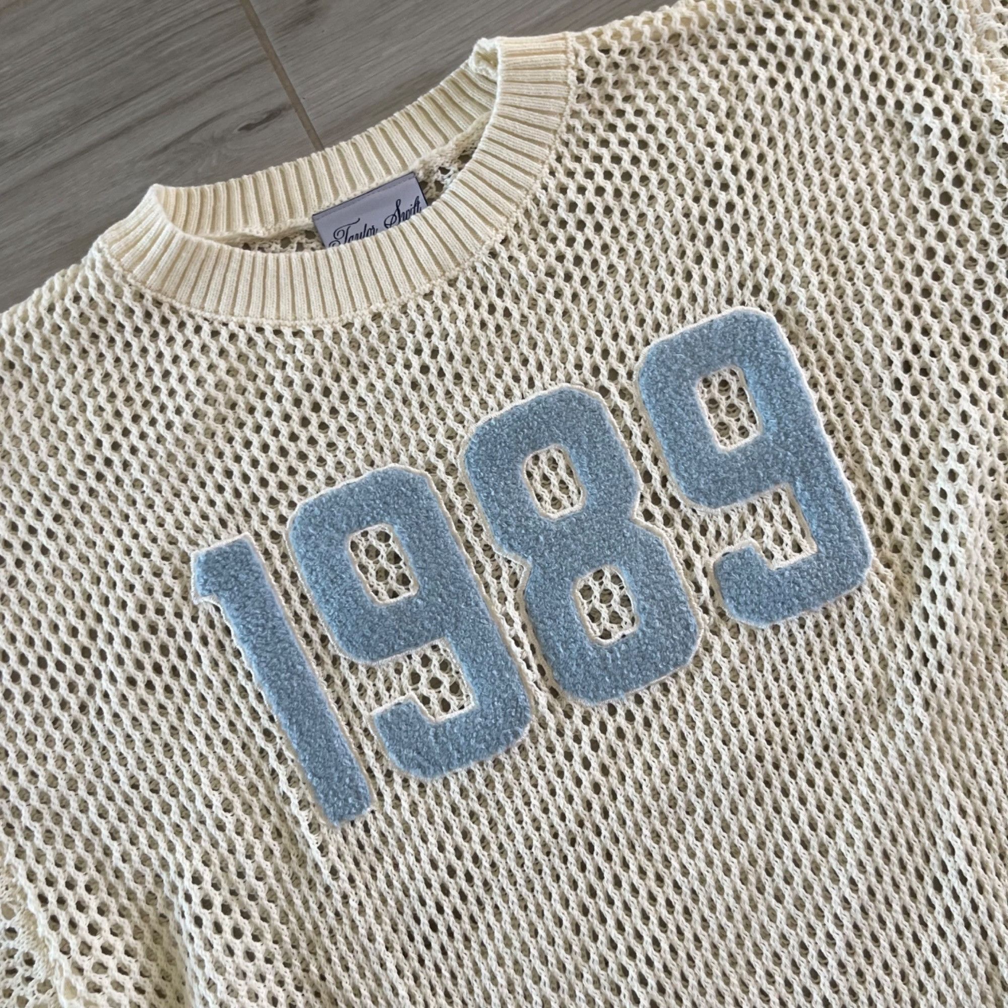Band Tees NEW TAYLOR SWIFT 1989 OPEN KNIT MESH SWEATER SZ SMALL Size S / US 4 / IT 40 - 3 Thumbnail