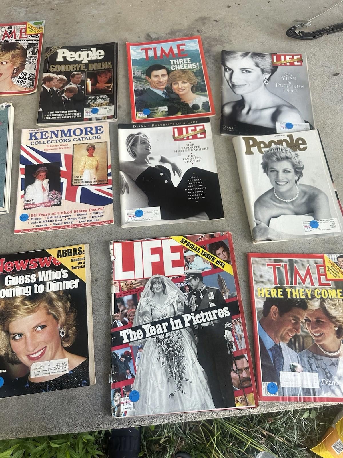 Designer Collectors Lot Of Princess Diana Memorabilia Magazines Book Size ONE SIZE - 11 Thumbnail