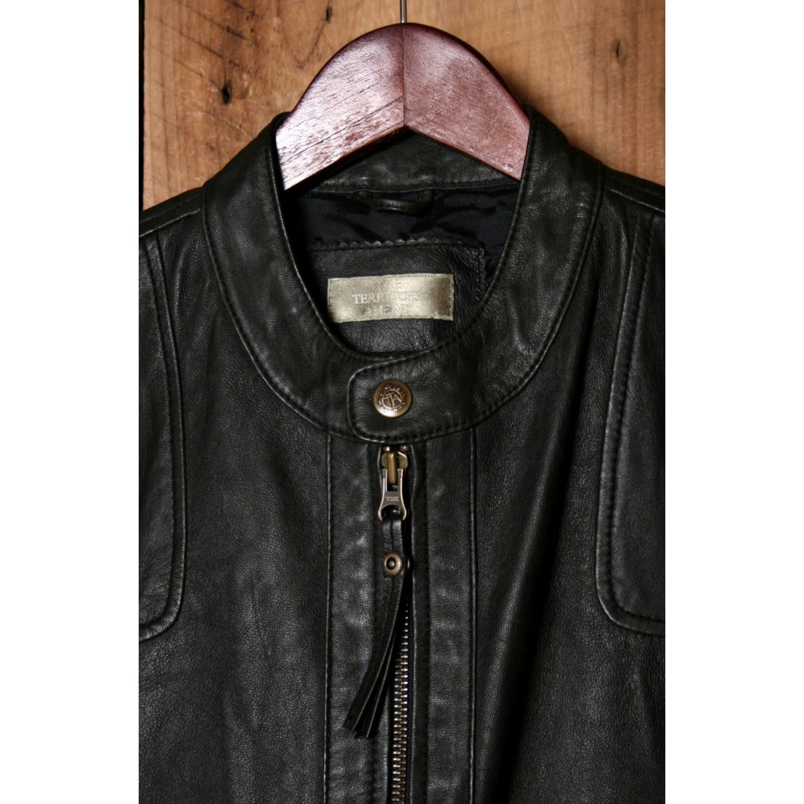 The Territory Ahead VINTAGE Territory Ahead Black Leather Cafe Racer Moto Bomber Jacket Womens Sz. L Size L / US 10 / IT 46 - 2 Thumbnail
