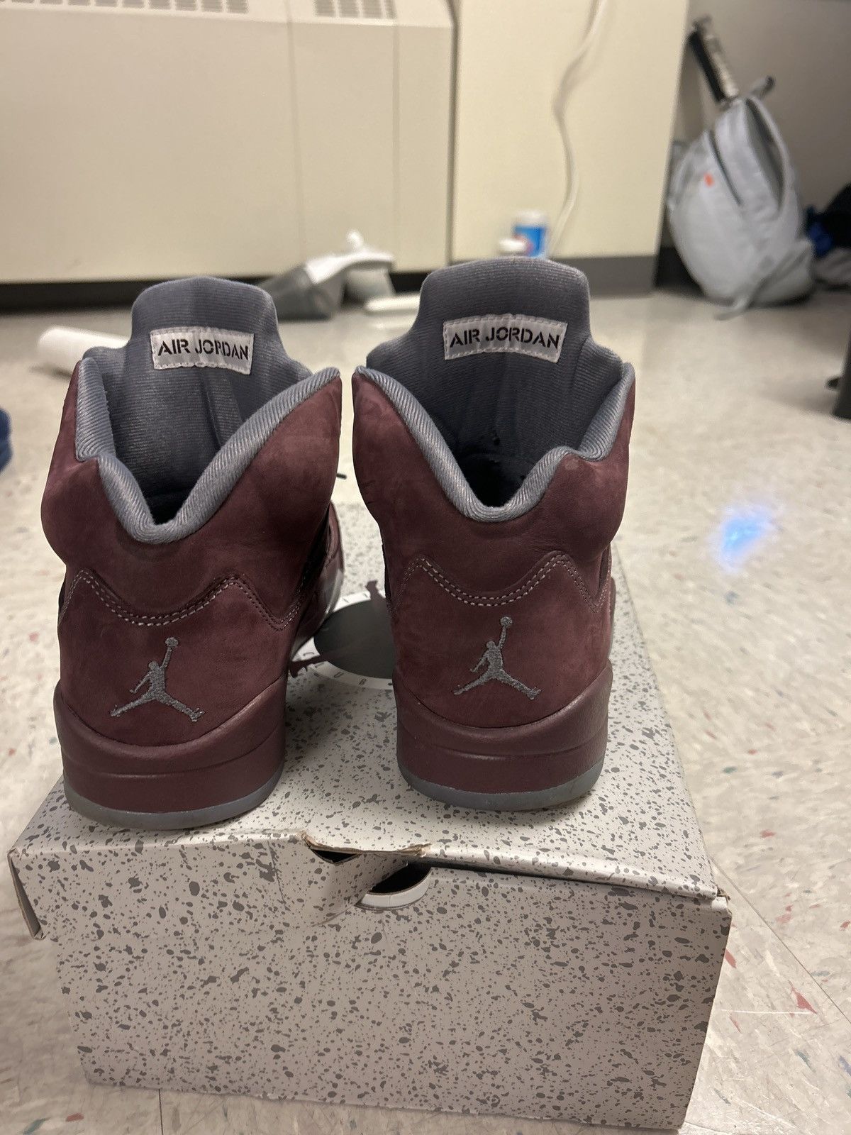 Jordan Brand jordan 5 retro burgandy Size US 9.5 / EU 42-43 - 2 Thumbnail