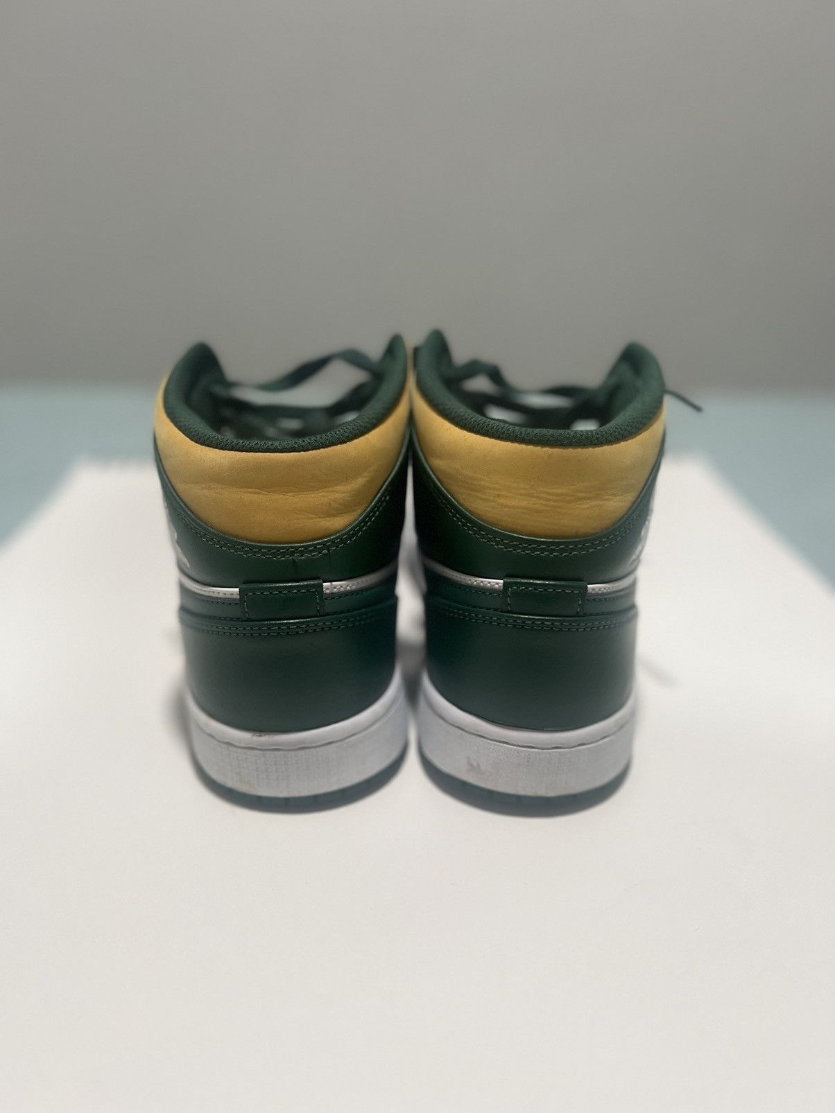 Jordan Brand × Nike Air Jordan 1 Mid 'Sonics' Size US 9 / EU 42 - 5 Thumbnail
