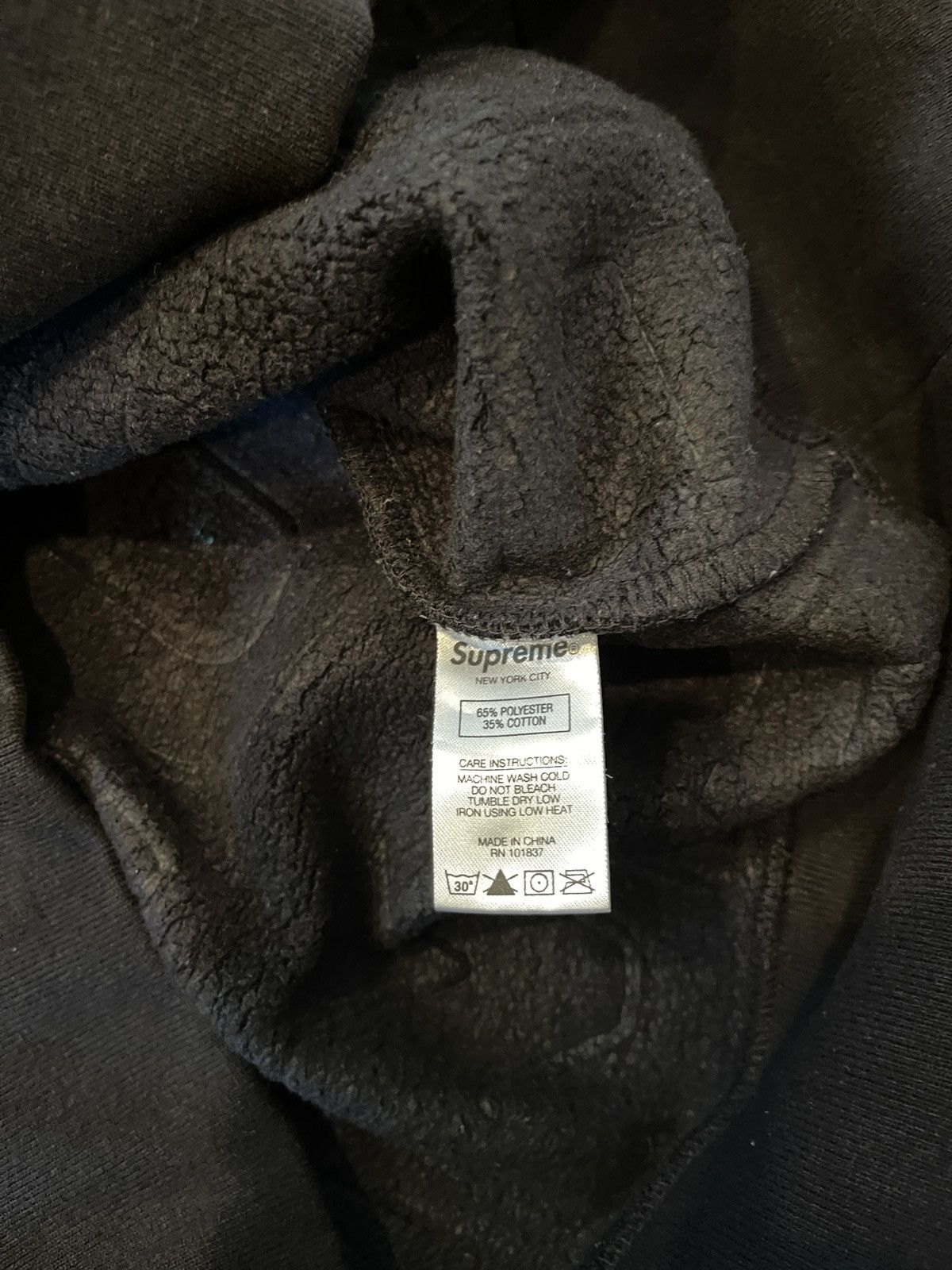 Supreme All over embossed logo hoodie Size US L / EU 52-54 / 3 - 5 Thumbnail