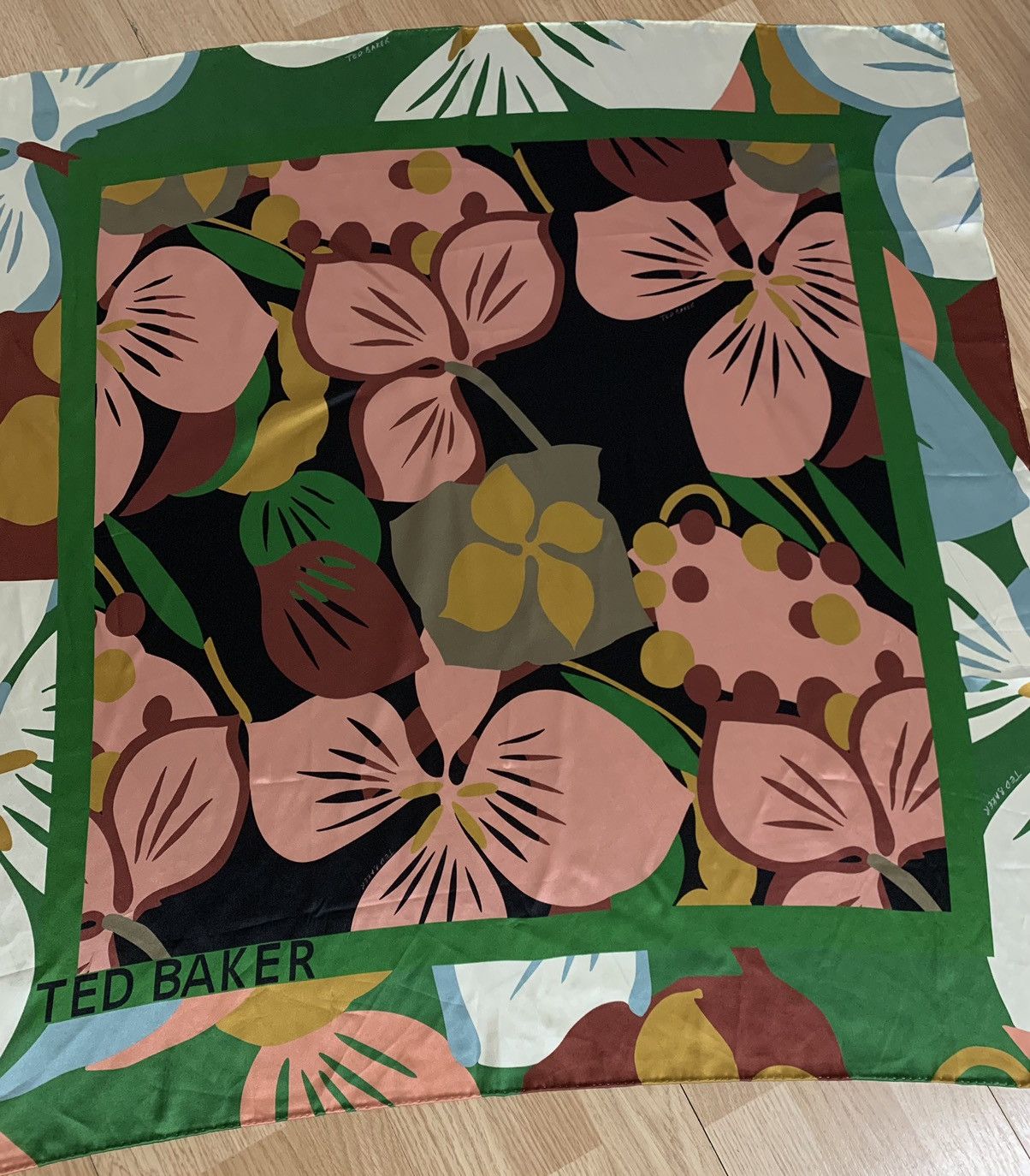 Ted Baker Ted baker flower silk flower Size ONE SIZE - 15 Thumbnail