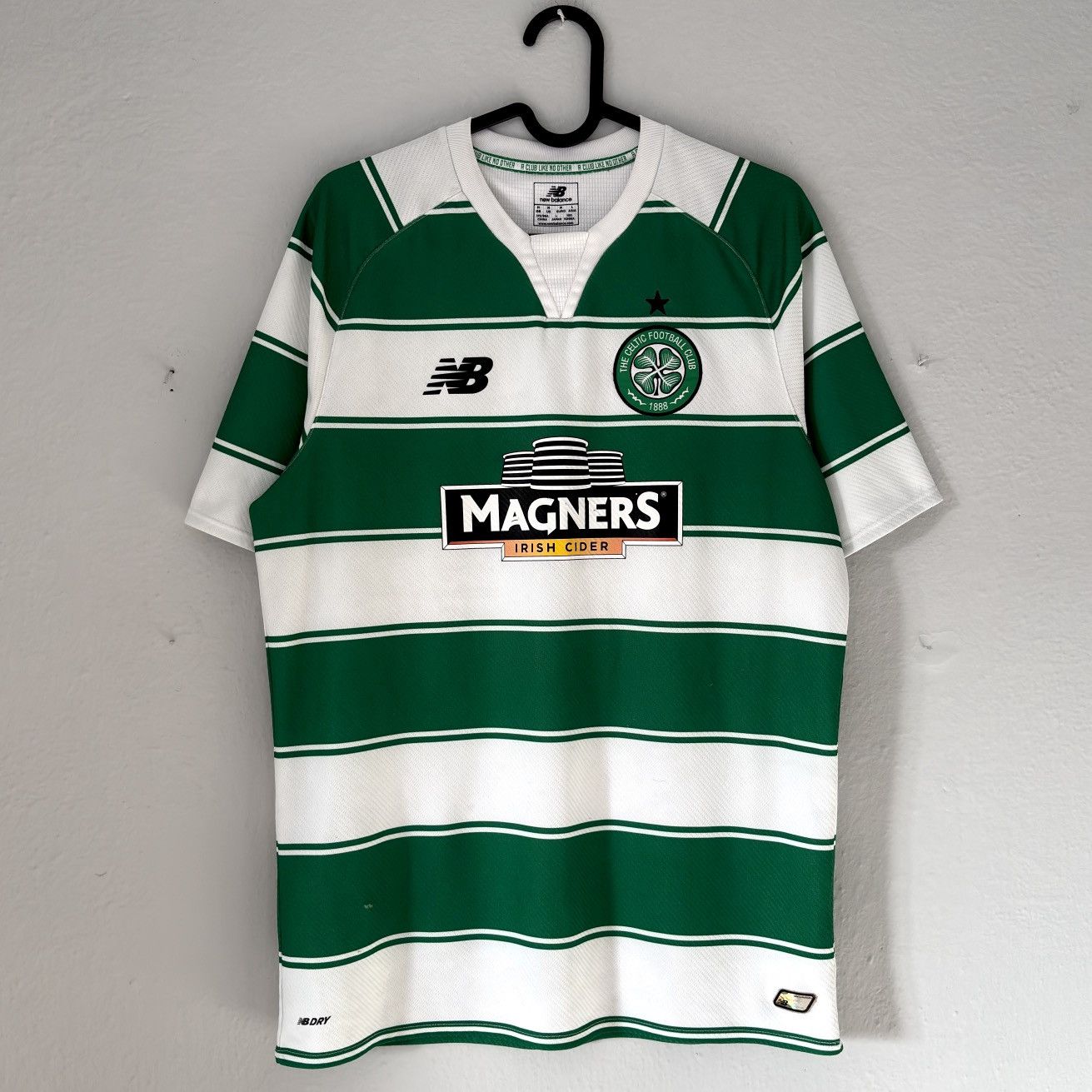 New Balance × Vintage 2015 2016 Celtic Scotland New Balance Home Kit Soccer Jersey Size US M / EU 48-50 / 2 - 2 Thumbnail