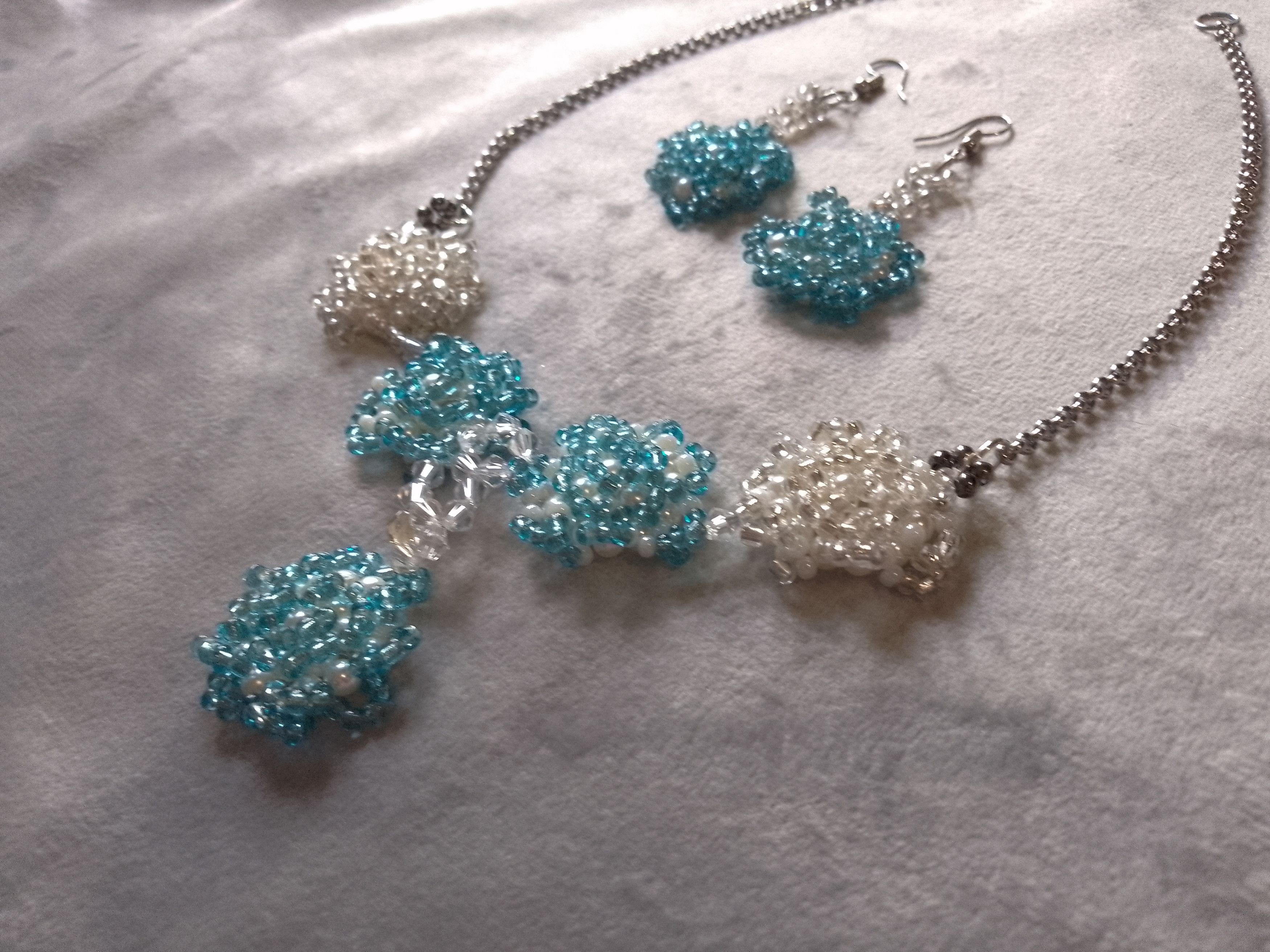 Handmade Necklace earrings. Rose shape. Turquoise/silver. Elegant. Size ONE SIZE - 2 Thumbnail