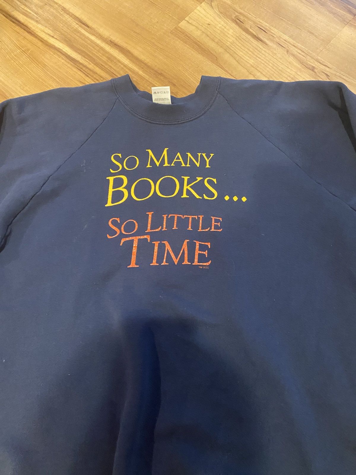 Vintage Vintage Navy "So Many Books... So Little Time" Sweater Size US XL / EU 56 / 4 - 2 Thumbnail