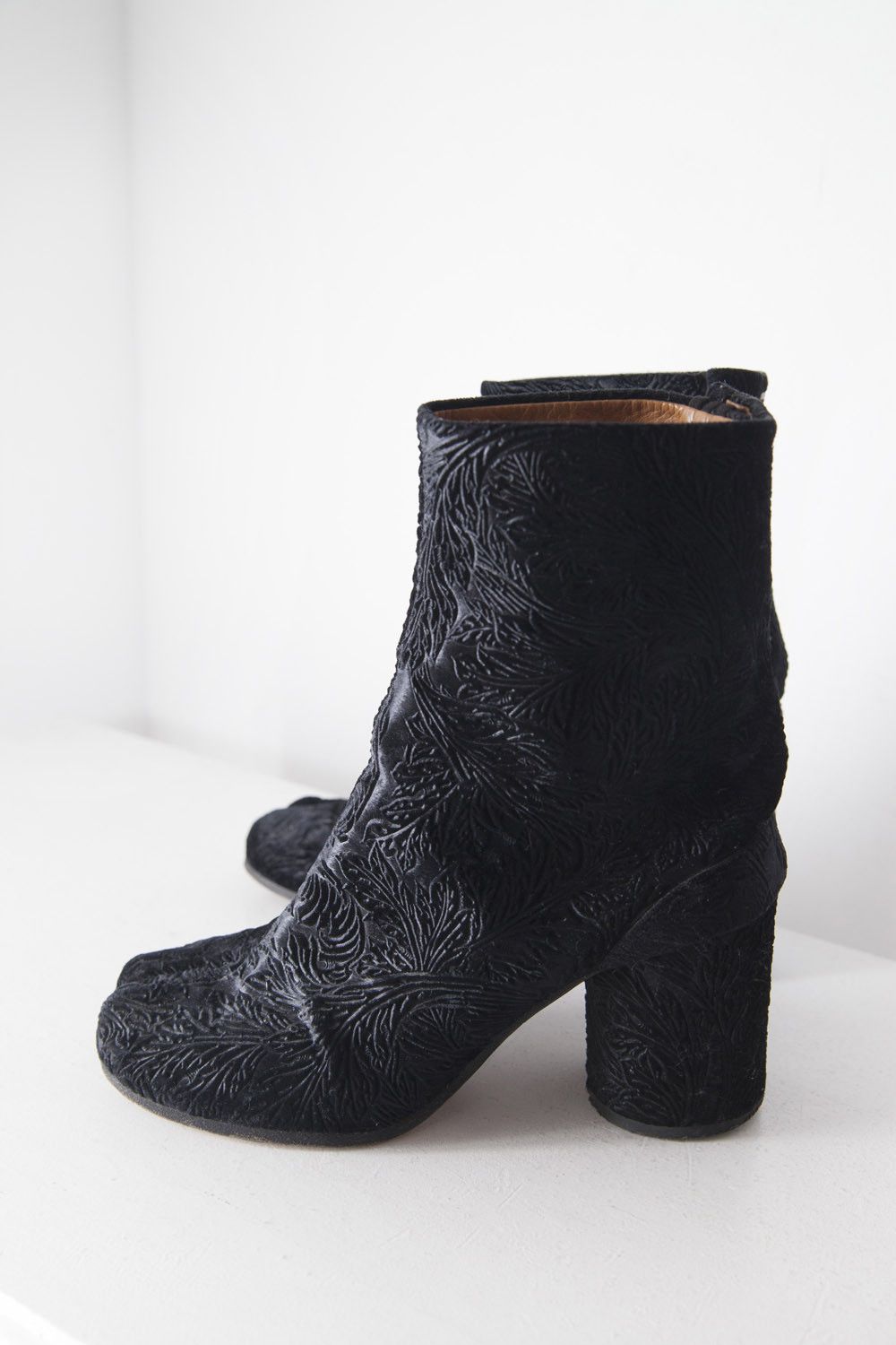 Maison Margiela 2014 velvet brocade tabi boots Size US 7 / IT 37 - 1 Thumbnail