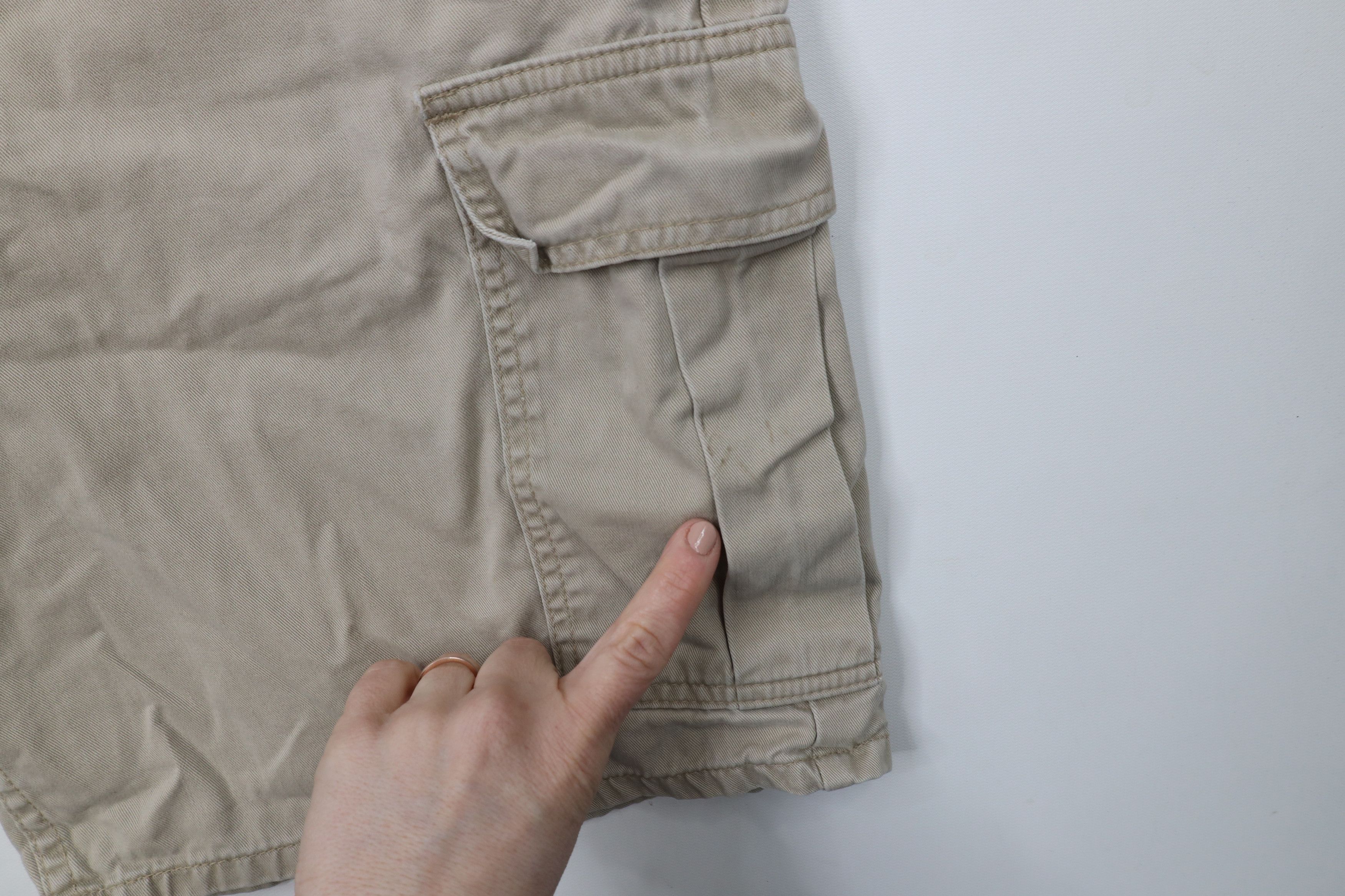 Levi's × Vintage Vintage 90s Levis Silvertab Loose Fit Cargo Shorts Beige Size US 33 - 5 Thumbnail