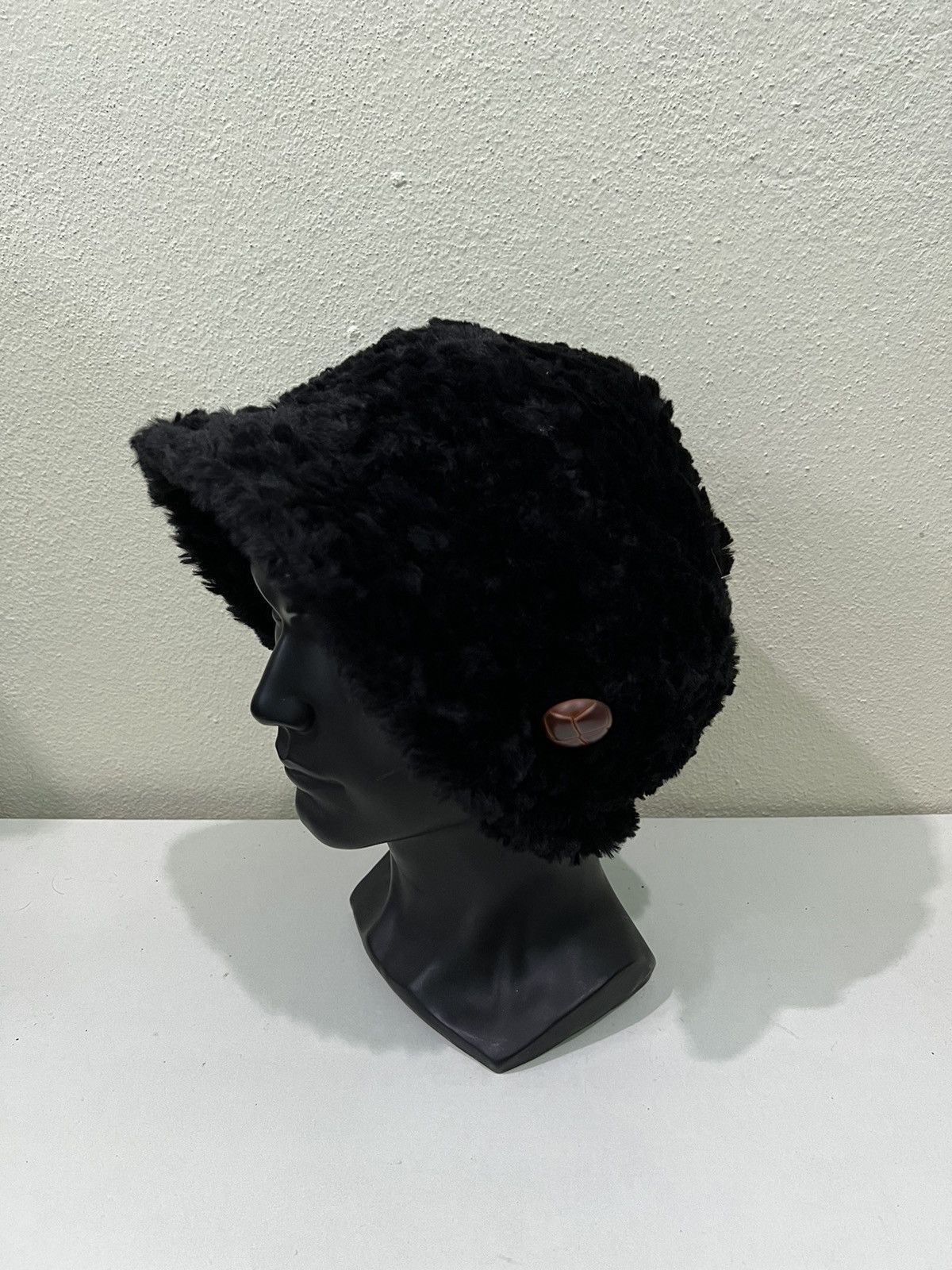 Japanese Brand Japanese Brand Fur Fleece Bucket Hat Size ONE SIZE - 3 Thumbnail