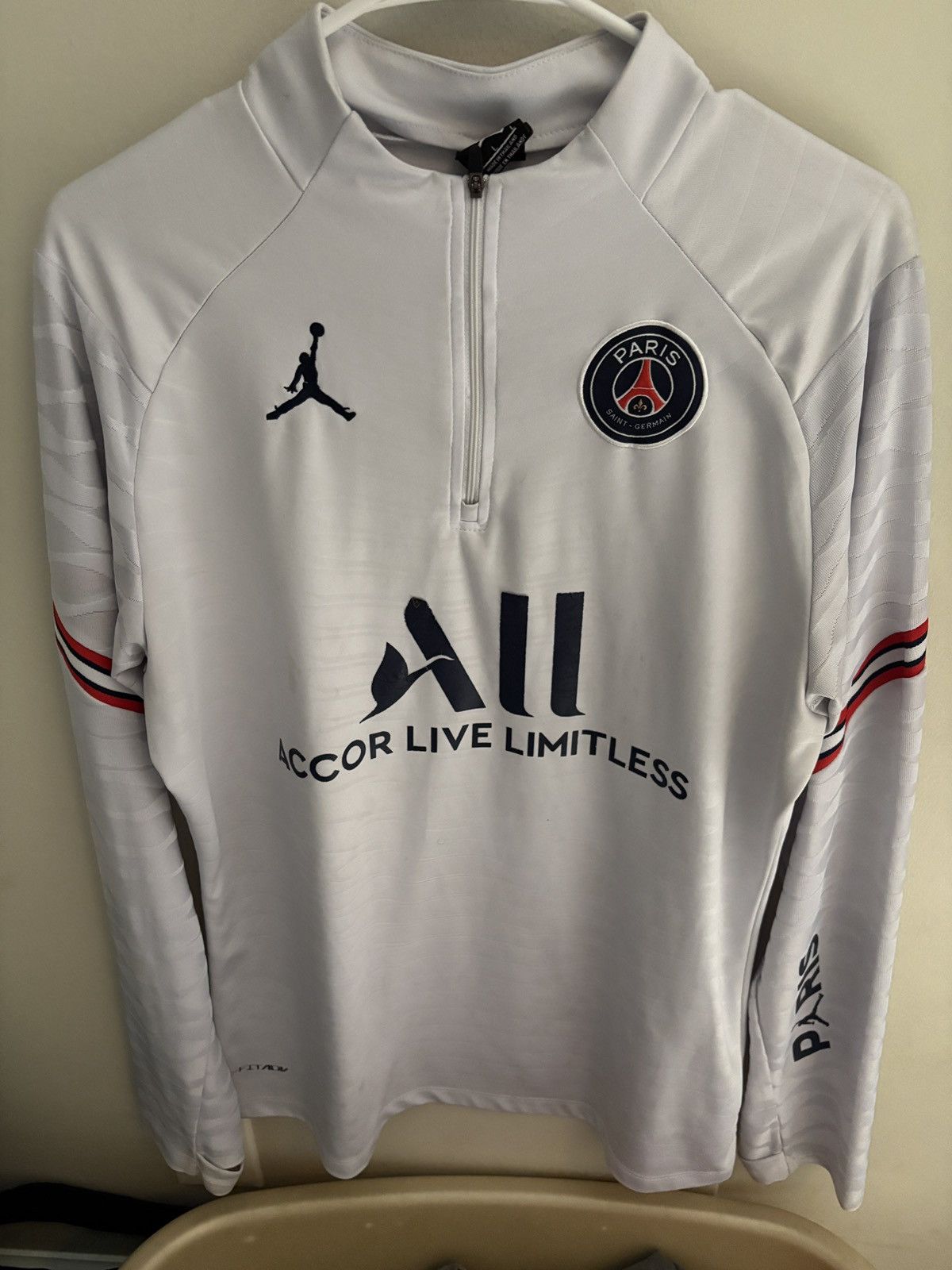 Jordan Brand PSG White Warm Up Long Sleeve Size US L / EU 52-54 / 3 - 8 Thumbnail