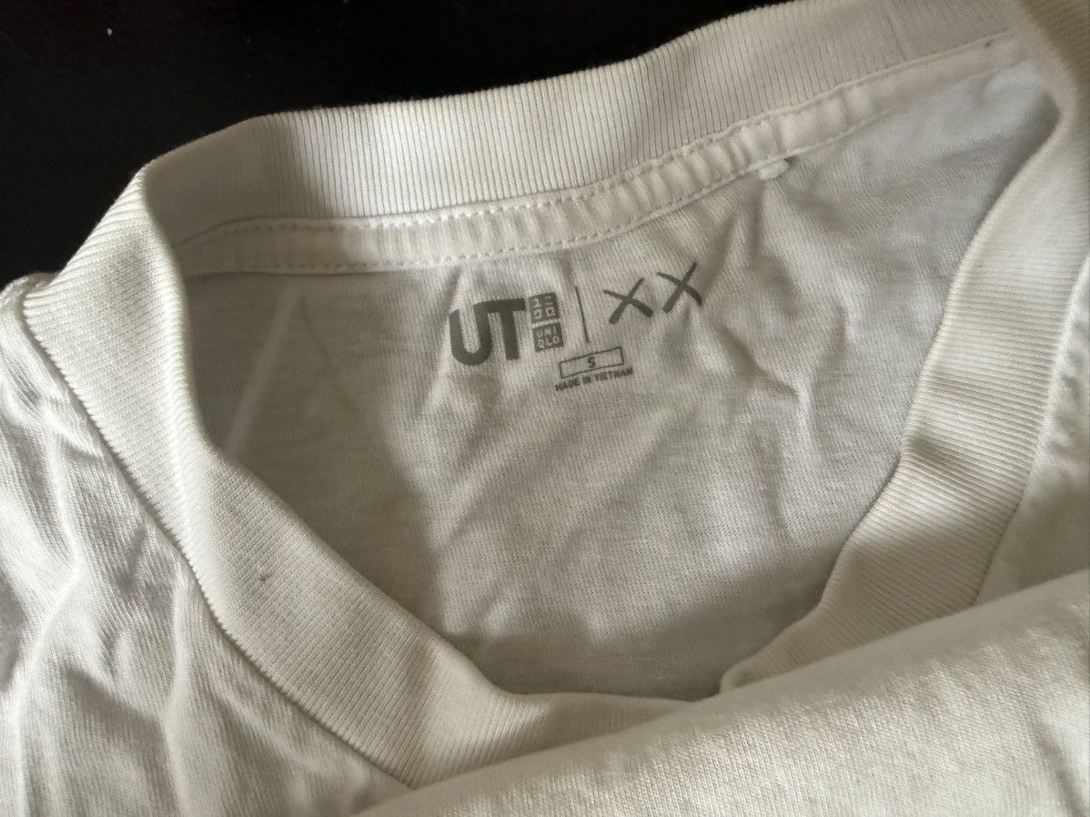 Kaws × Uniqlo Kaws uniqlo Size US S / EU 44-46 / 1 - 2 Thumbnail