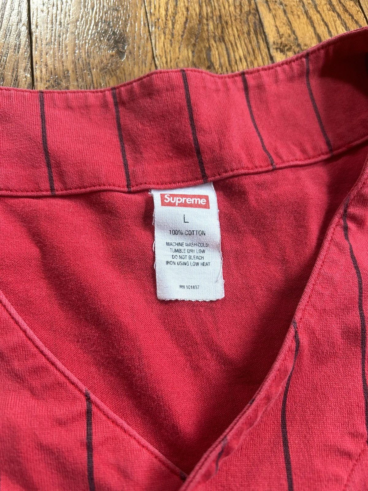 Supreme Red Supreme 2019 Love Hate Baseball Jersey Size Large FW19 Size US L / EU 52-54 / 3 - 3 Thumbnail
