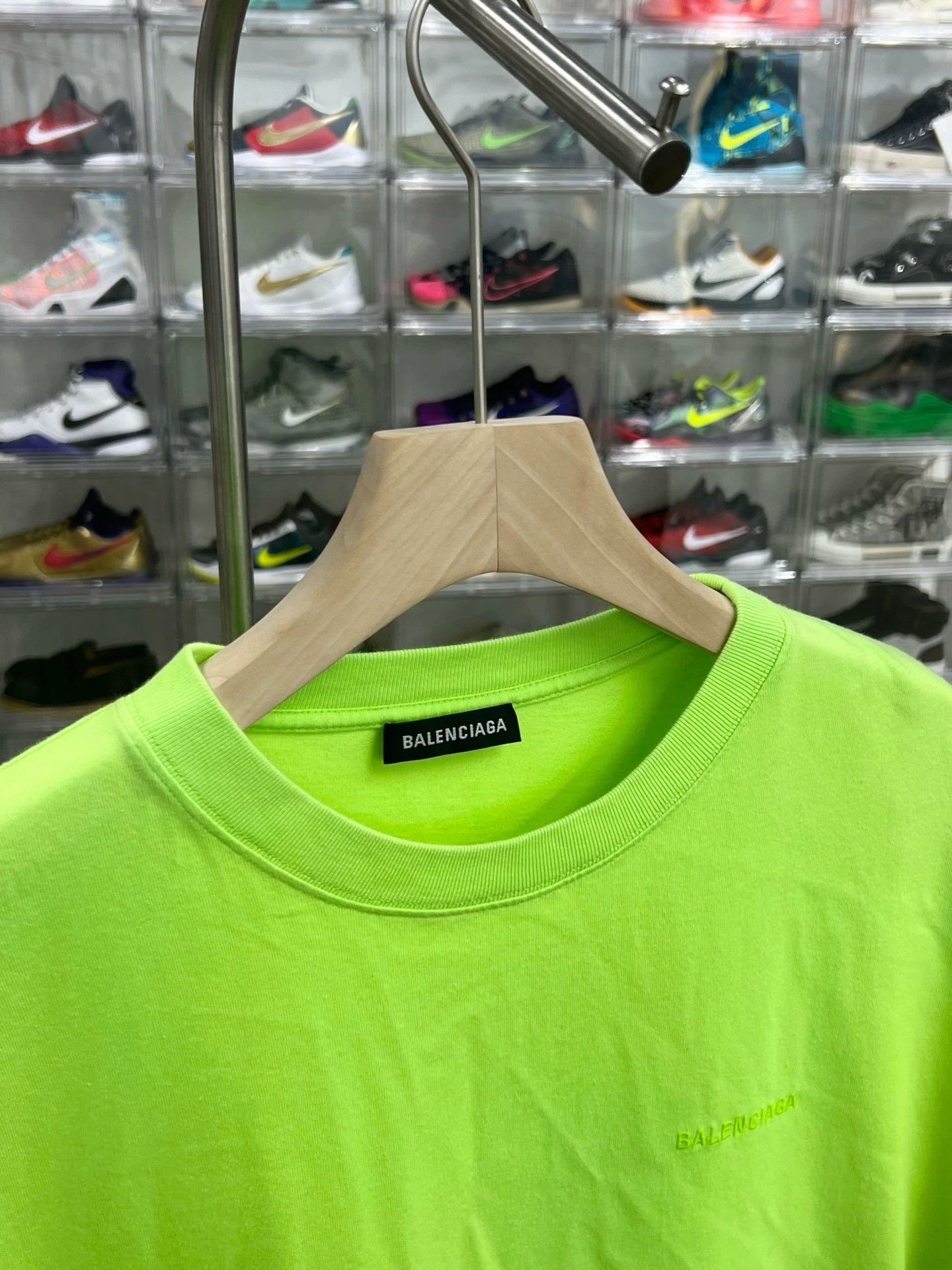 Balenciaga balenciaga logo short sleeve t-shirt in neon Size US S / EU 44-46 / 1 - 2 Thumbnail