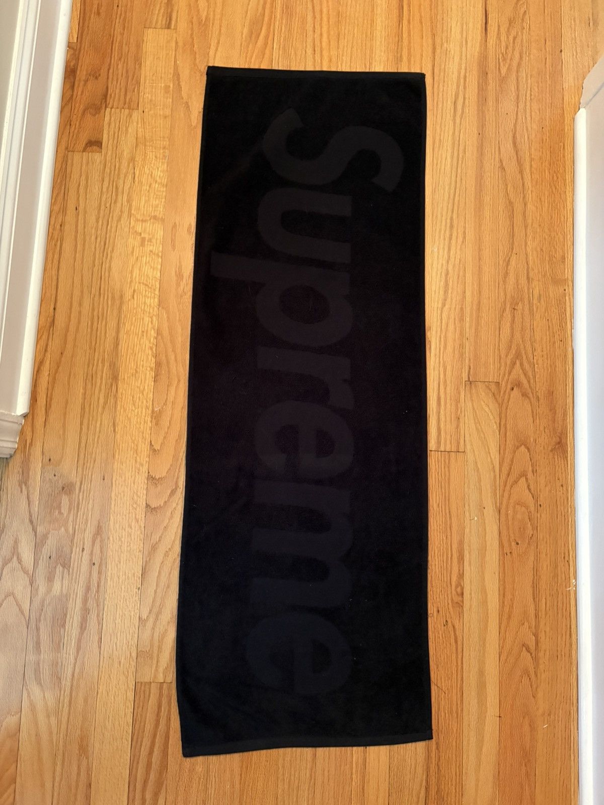 Supreme Supreme Tonal Logo Towel Size ONE SIZE - 1 Thumbnail
