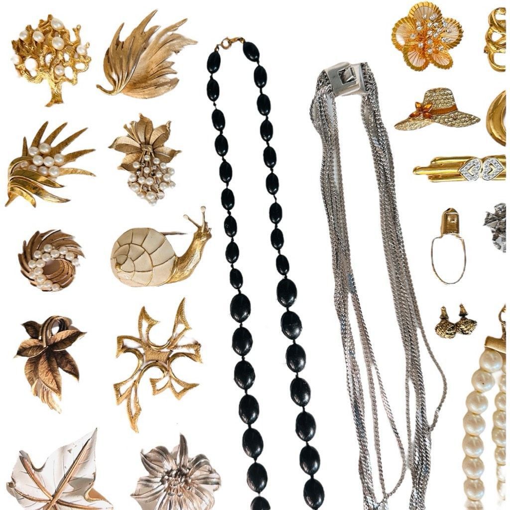 Monet ALL SIGNED TRIFARI MONET NAPIER Vintage Bulk Jewelry Lot Bro Size ONE SIZE - 2 Thumbnail