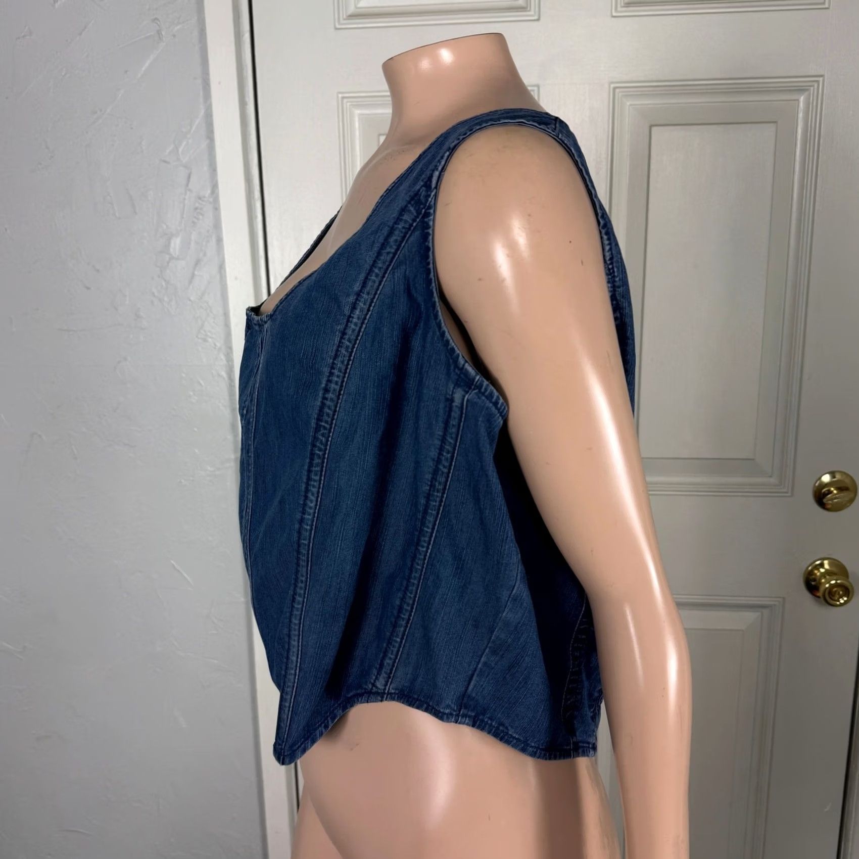 Torrid Torrid Plus Shirt 18 Women's Denim Tank Crop Smocked Sleeveless Zip NEW H11 Size XXL / US 16-18 / IT 52-54 - 2 Thumbnail