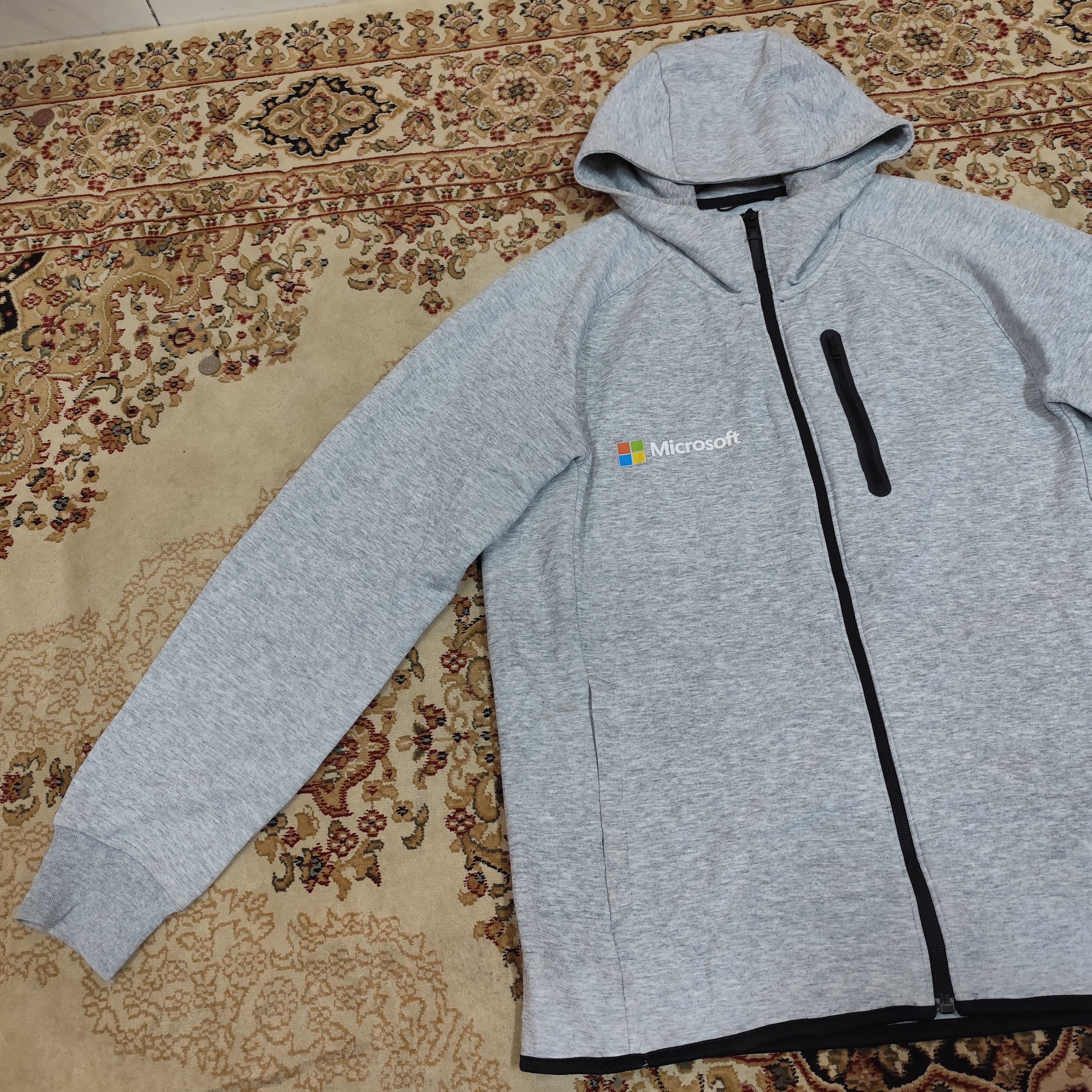 Japanese Brand × Microsoft × Uniqlo MICROSOFT TEAM JAPAN X UNIQLO ZIPPER HOODIE Size US L / EU 52-54 / 3 - 4 Thumbnail
