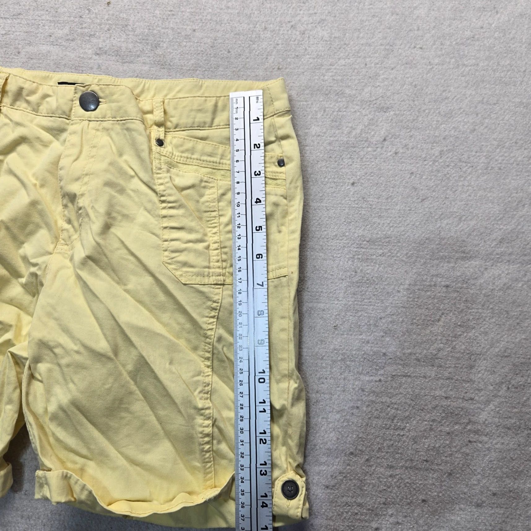 Vintage Counterparts Solid Yellow Stretch Shorts Adult Women's Size 4 Size 27" / US 4 / IT 40 - 4 Thumbnail