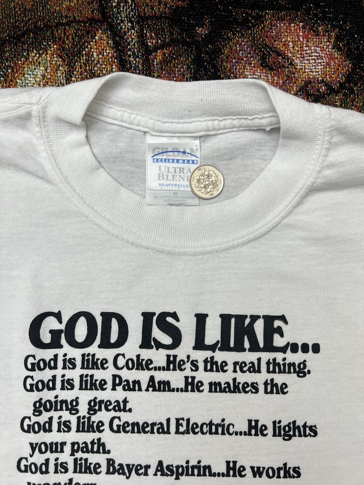 Vintage 90s "God is Like..." Jesus Tee Size US L / EU 52-54 / 3 - 4 Thumbnail