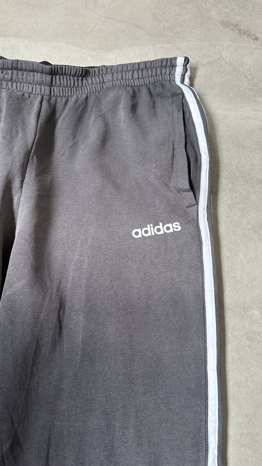 Adidas VINTAGE ADIDAS WELL FADED TRACK PANT Size US 38 / EU 54 - 5 Thumbnail
