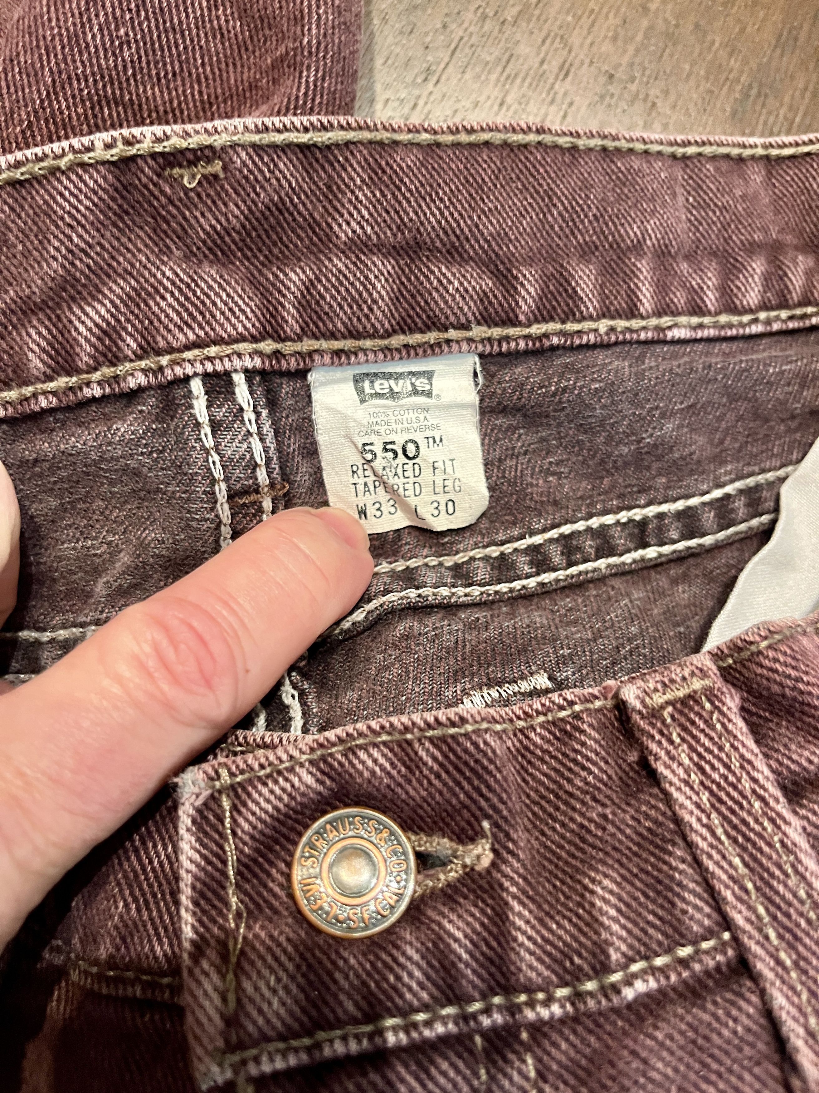 Levi's Vintage Clothing Vintage 1993 Levi's 550 Maroon Tapered Jeans Made in USA 33 Size US 33 - 10 Thumbnail