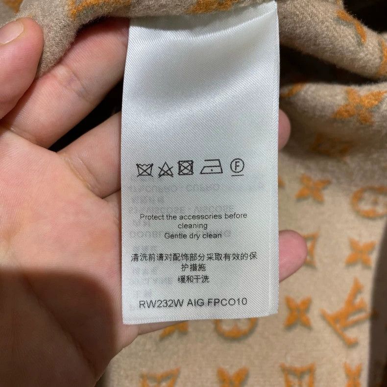 Louis Vuitton Louis Vuitton Camel presbyopic full print bathrobe coat Size 4XL / US 24-26 - 5 Thumbnail