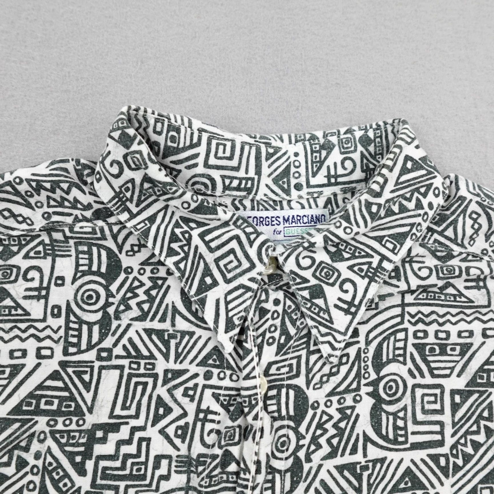 Guess VINTAGE Guess Shirt Mens Large Green White Rayon Aztec AOP Button Up 90s USA Mens Size US L / EU 52-54 / 3 - 2 Thumbnail