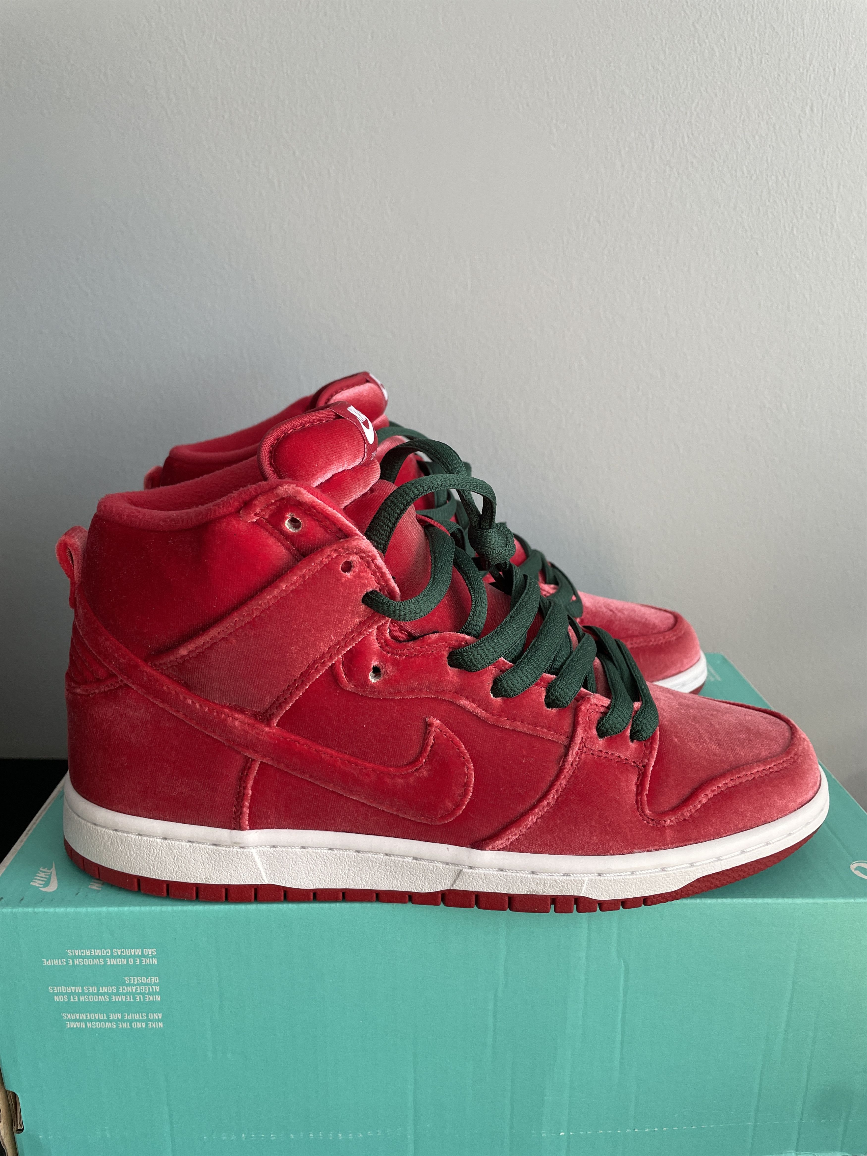 Nike Nike SB Dunk PRM High Red Velvet strangelove hulk skunk Size US 9 / EU 42 - 3 Thumbnail