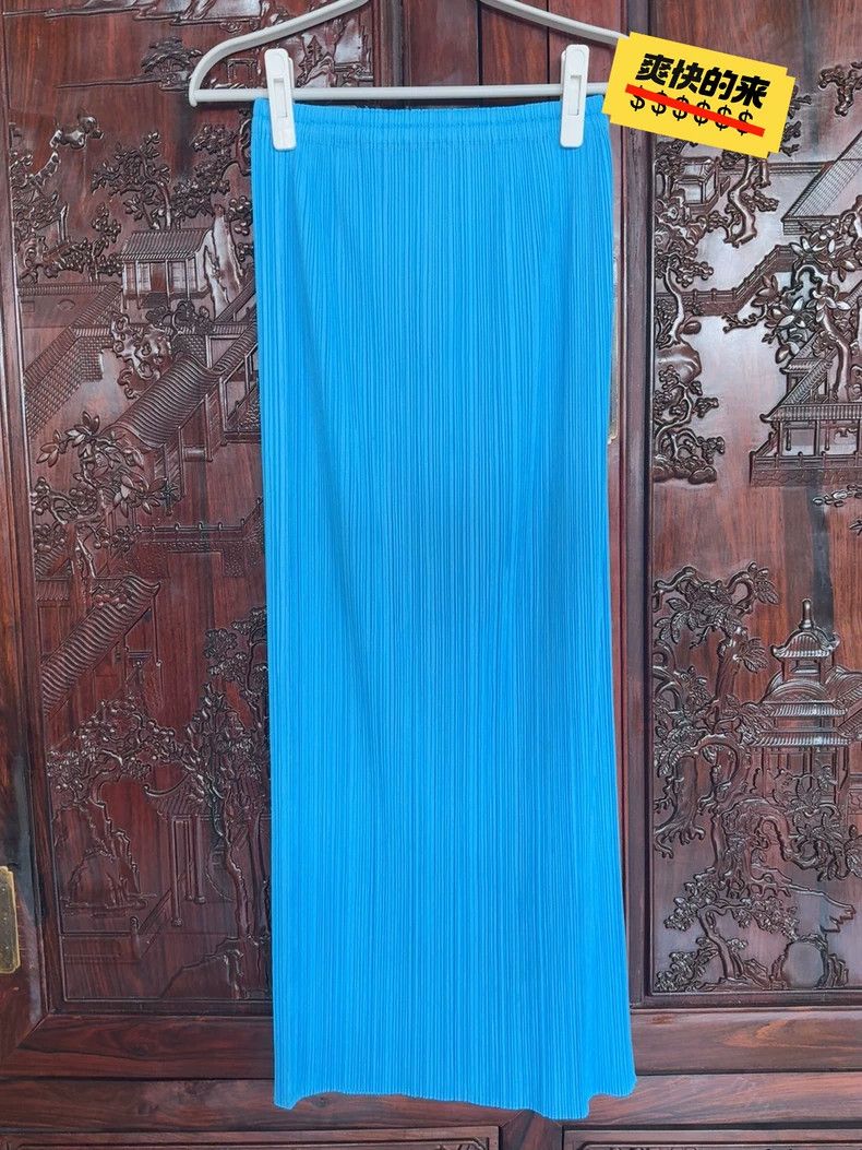 Issey Miyake Issey Miyake size:3 Blue vintage pleated skirt Size 22" - 1 Thumbnail