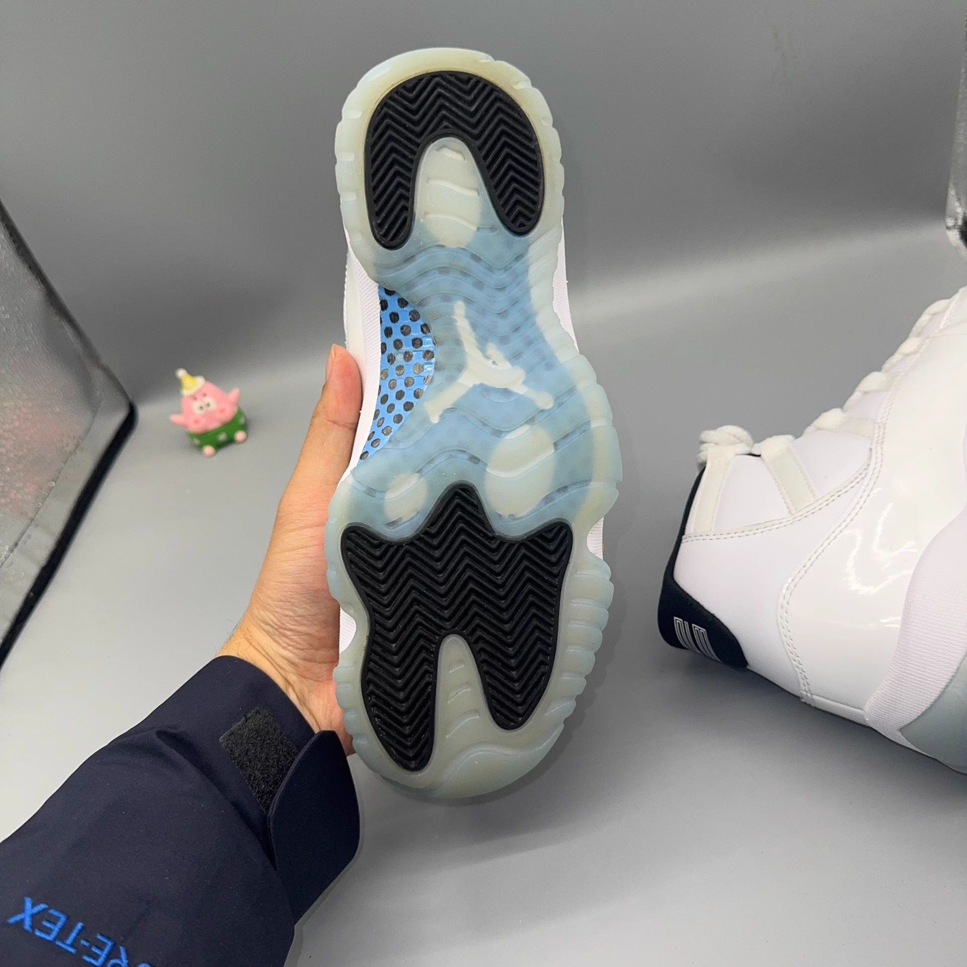 Jordan Brand Jordan AJ11 Legend Blue 40充新轻微磨损 Size US 7 / EU 40 - 7 Thumbnail