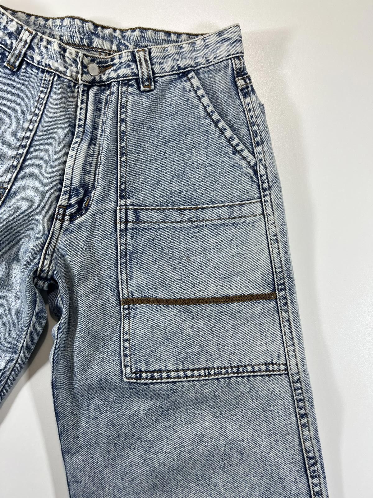 The Unbranded Brand Wide Leg Light Wash Denim Jeans with Patch Pockets Size 28" / US 6 / IT 42 - 2 Thumbnail