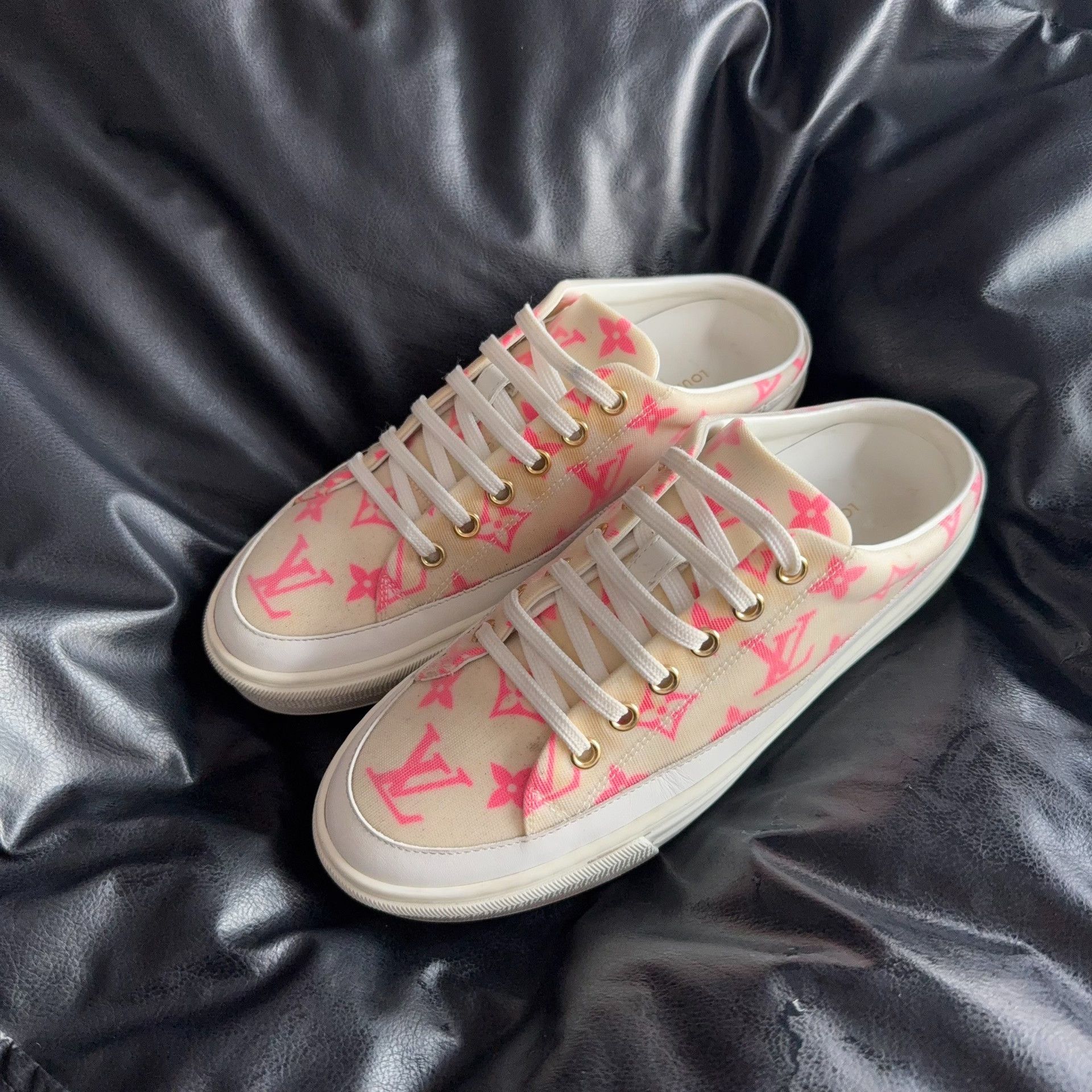 Louis Vuitton Louis Vuitton Pink Lowtop Sneakers 36 Women Size US 6 / IT 36 - 1 Thumbnail