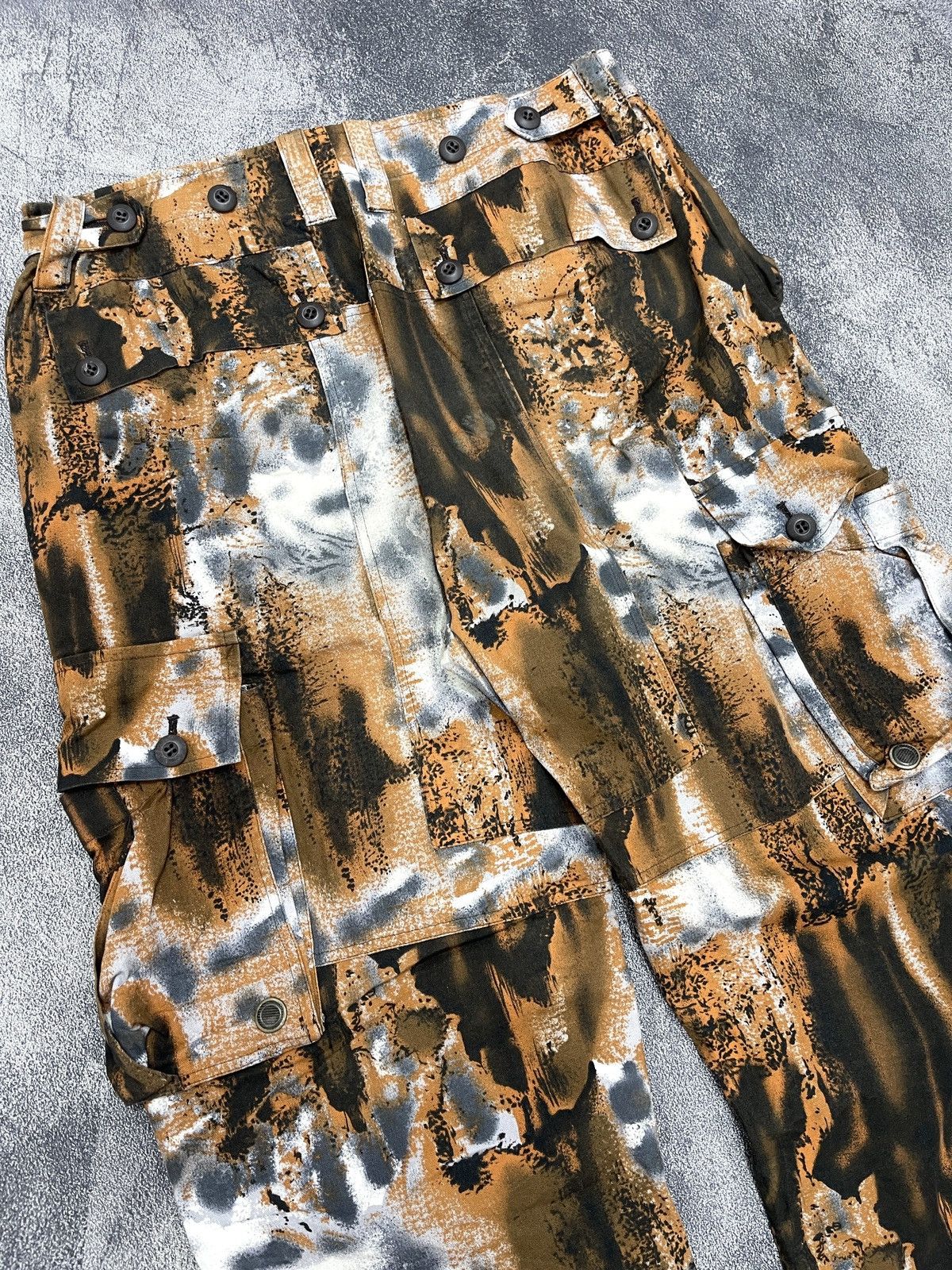 20471120 Archive MILKBOY Colapse Camo Multi Zip Cargo Pants Size US 35 - 9 Thumbnail
