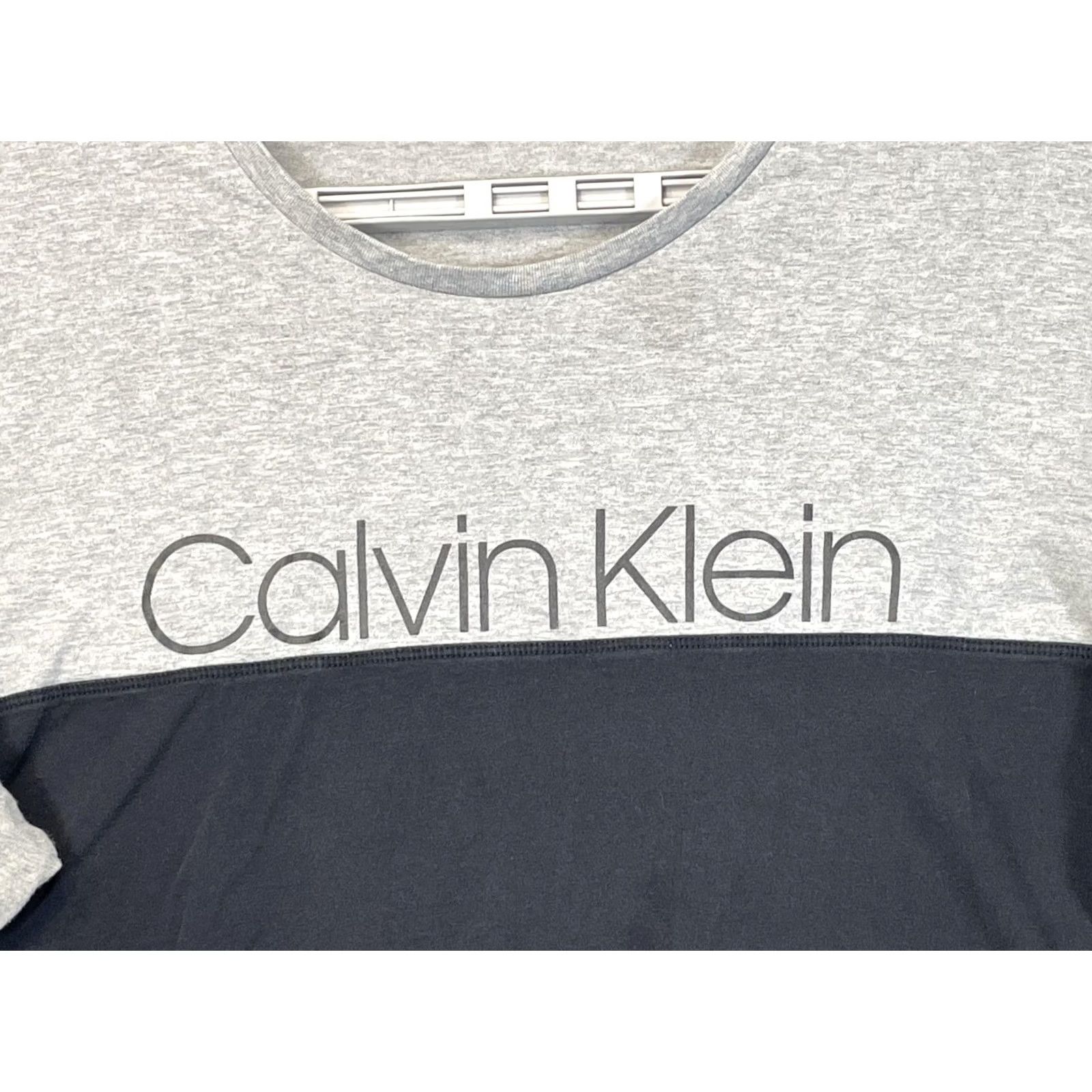 Calvin Klein Calvin Klein Shirt Men Large Gray Black Long Sleeve Colorblock Crewneck Spellout Size US L / EU 52-54 / 3 - 3 Thumbnail