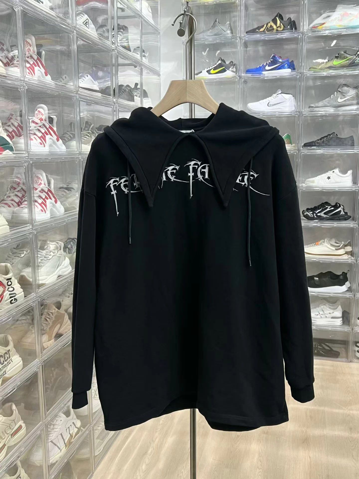 Balenciaga Balenciaga Sanskrit caped hoodie XS Size US XS / EU 42 / 0 - 1 Thumbnail