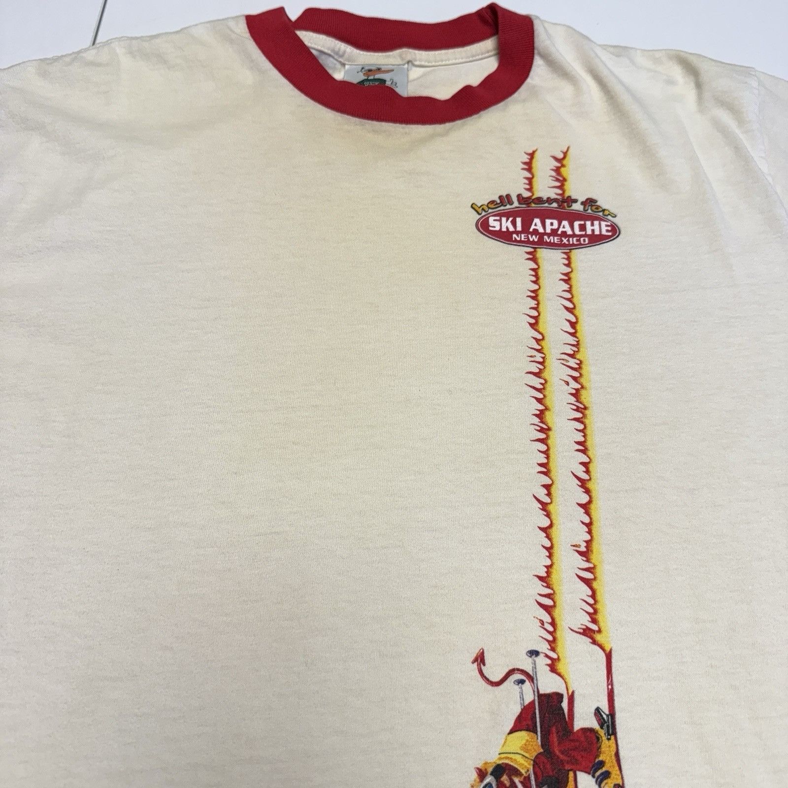 Vintage Vintage Ski Apache Resort New Mexico T Shirt Mens L 21x27.5 Size US L / EU 52-54 / 3 - 5 Thumbnail
